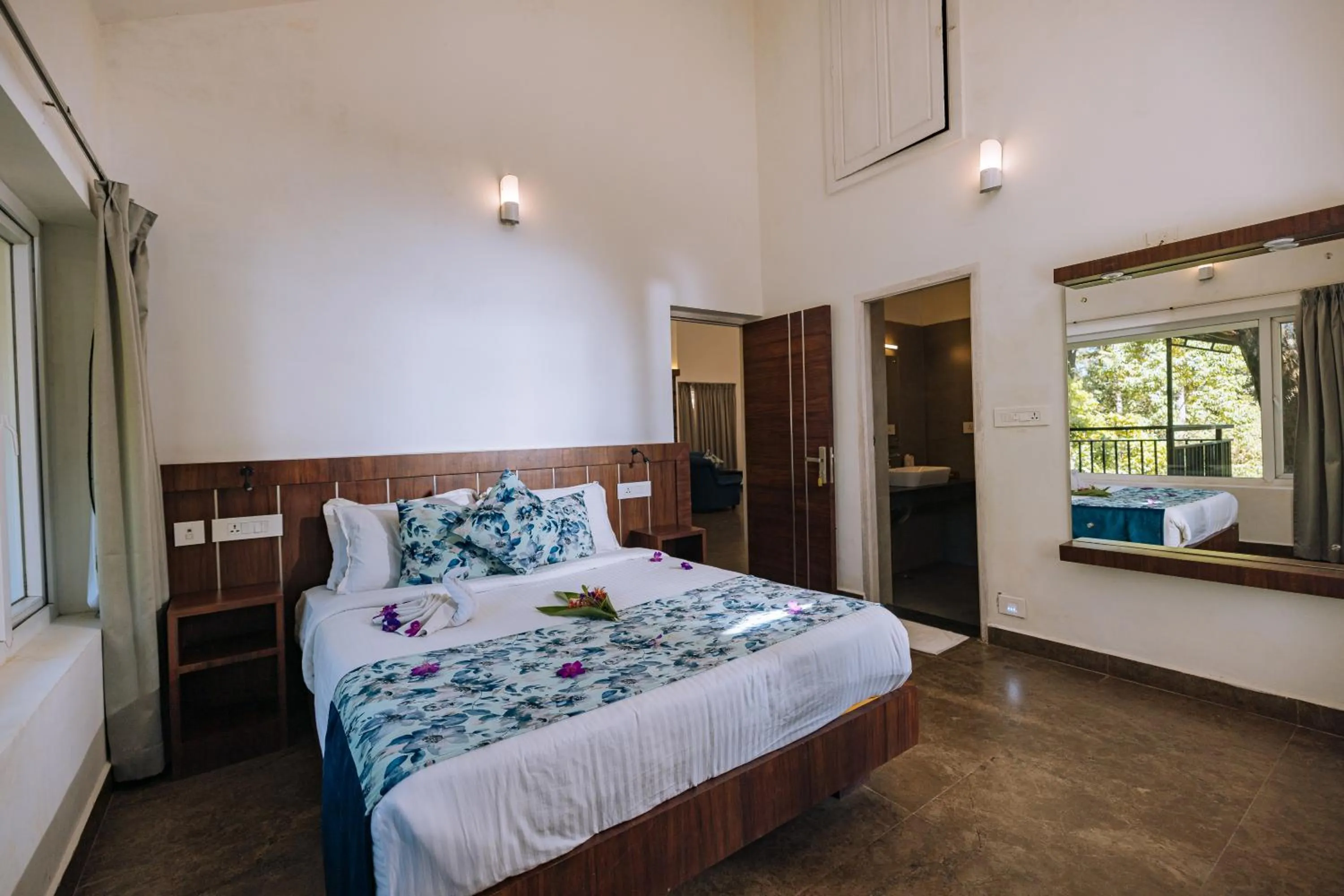 Photo of the whole room, Bed in Elixir Woods Luxury Resort And Spa, Munnar