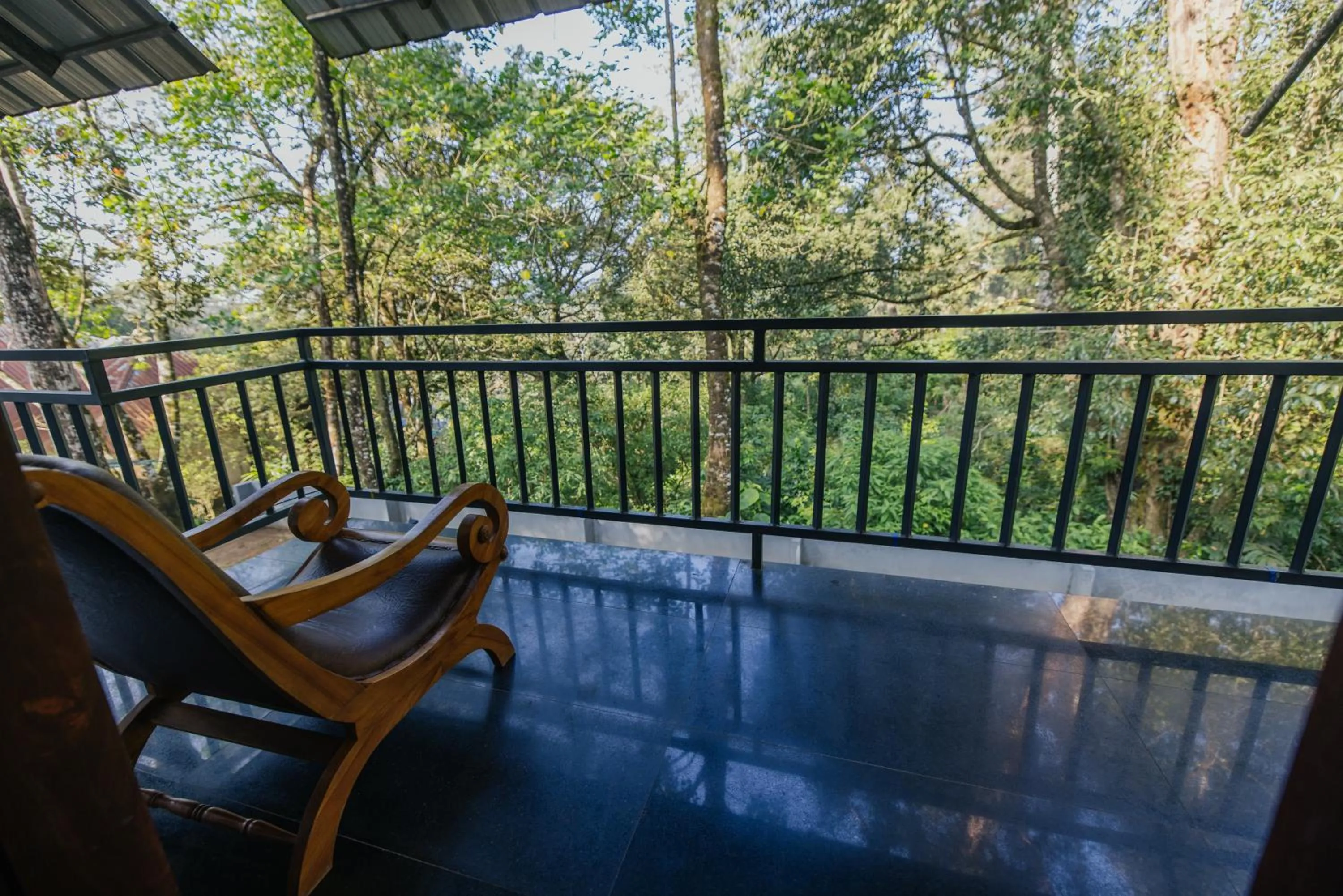 Balcony/Terrace in Elixir Woods Luxury Resort And Spa, Munnar