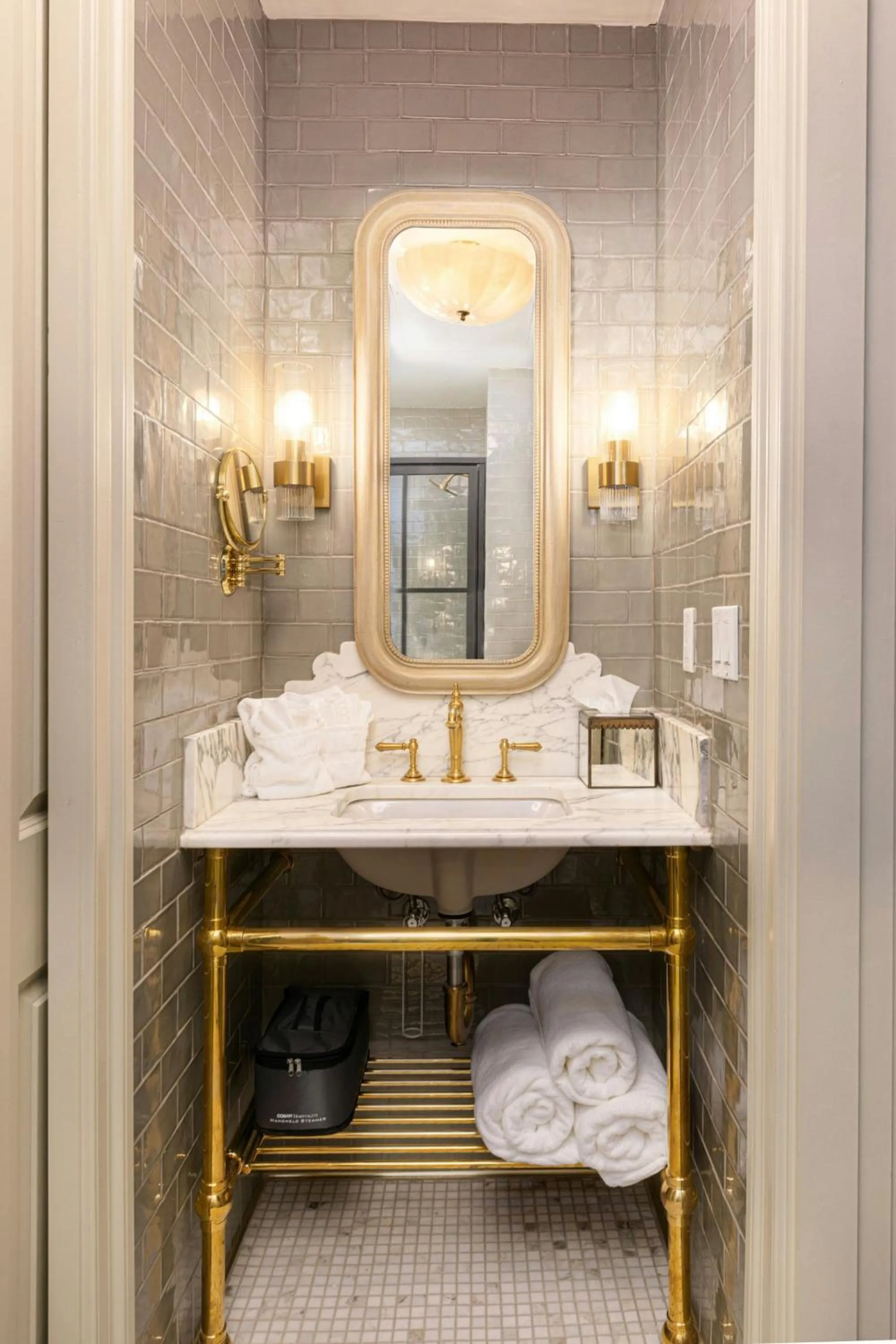 Bathroom in Hotel Cleo, Knoxville Downtown, a Tribute Portfolio Hotel