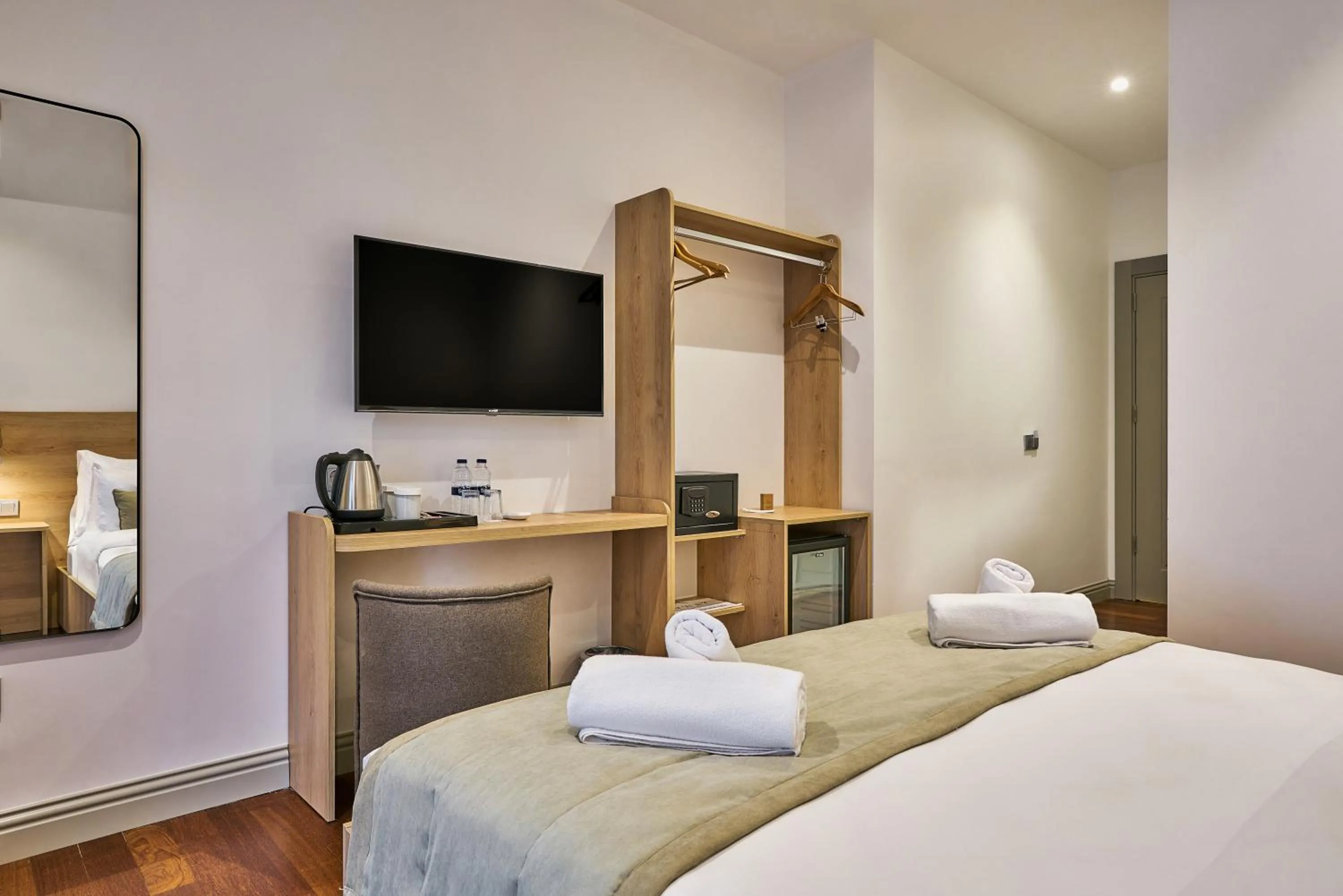 Shower, Bed in Joyway Hotels Istanbul Sultanahmet