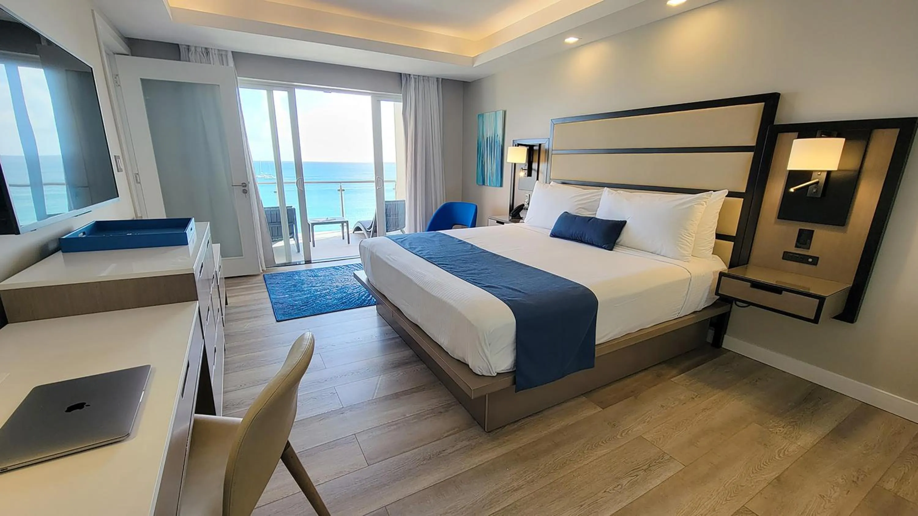 Bedroom, Bed in Oceans at Divi Little Bay