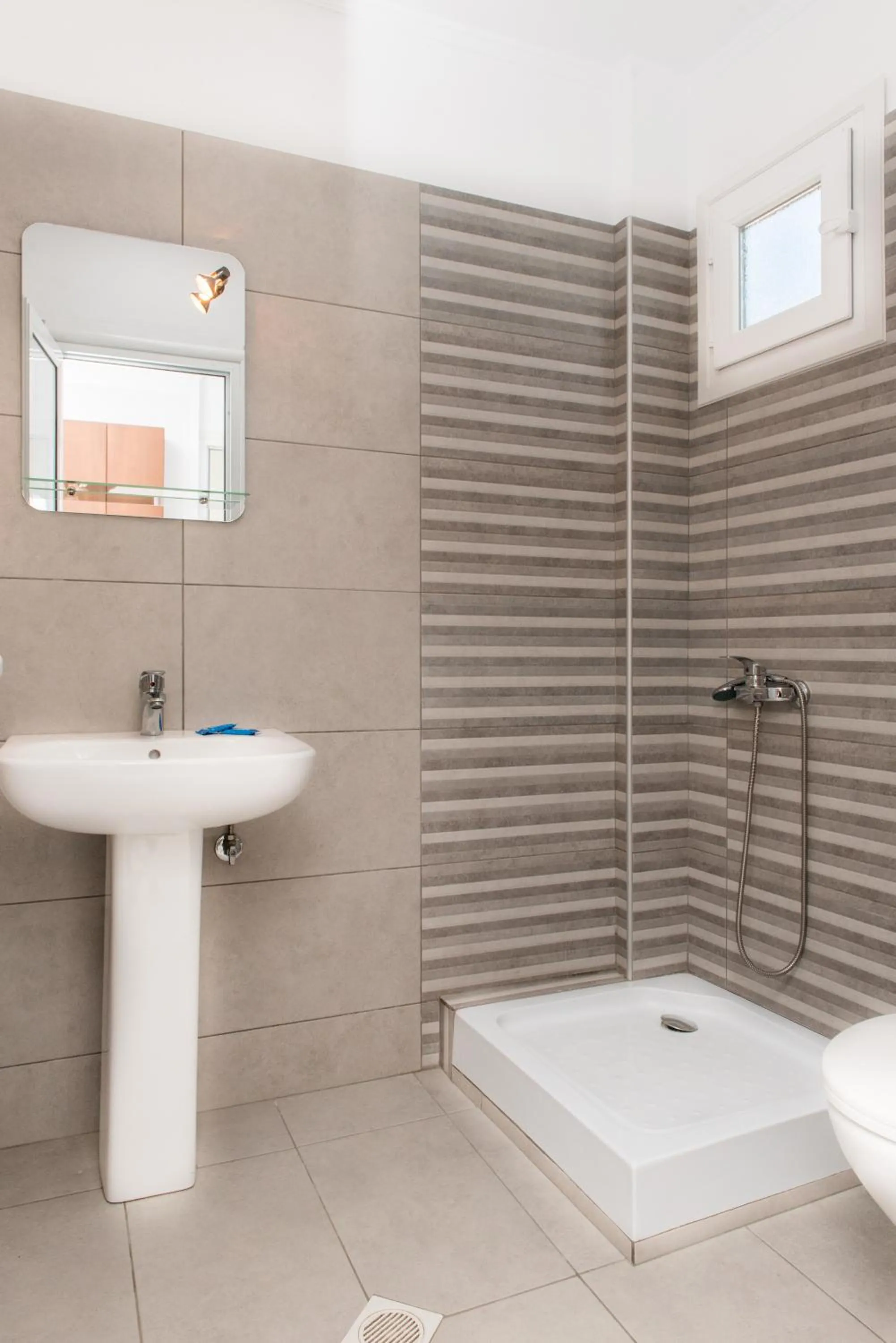 Bathroom in Demi Studios