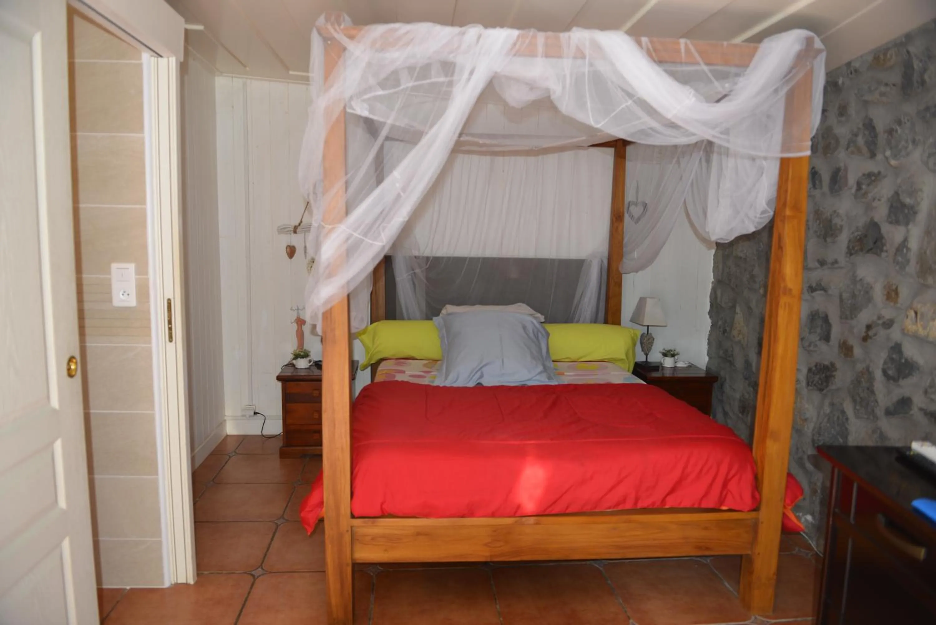 Bed in Villa Hélèna B&B