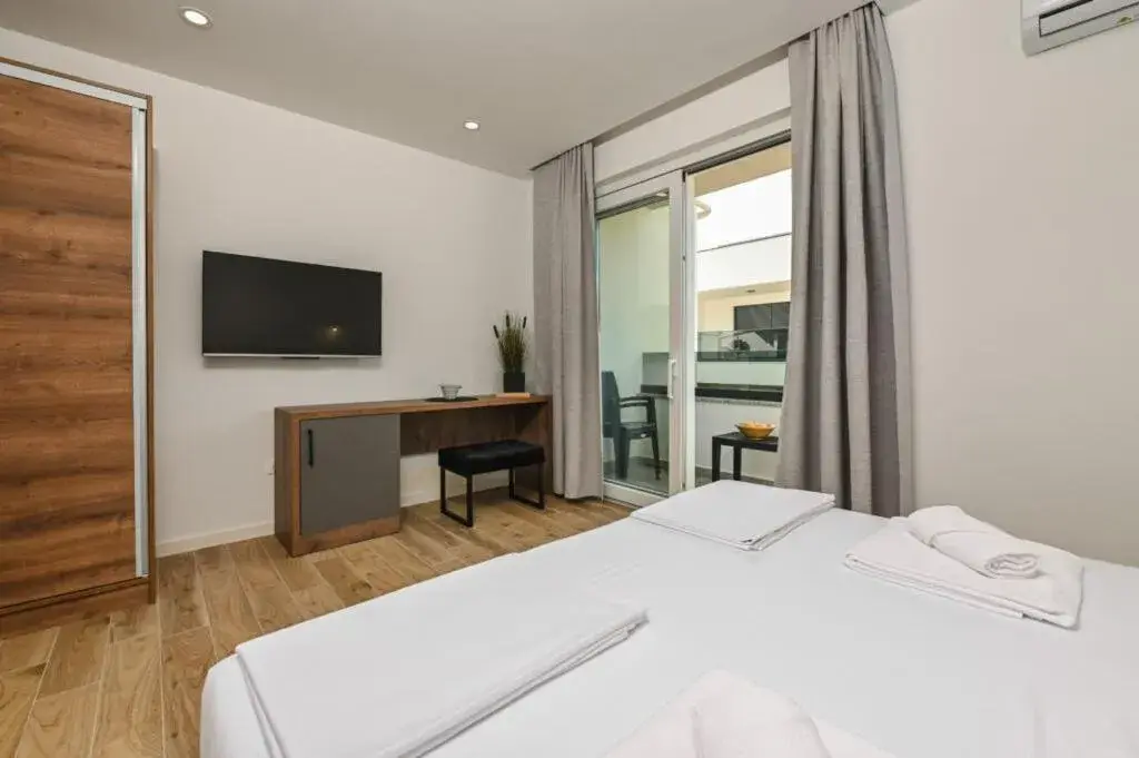 Deluxe Double Room with Balcony in Boutique Hotel IVY'Z Deluxe Double Room with Balcony in Boutique Hotel IVY'Z