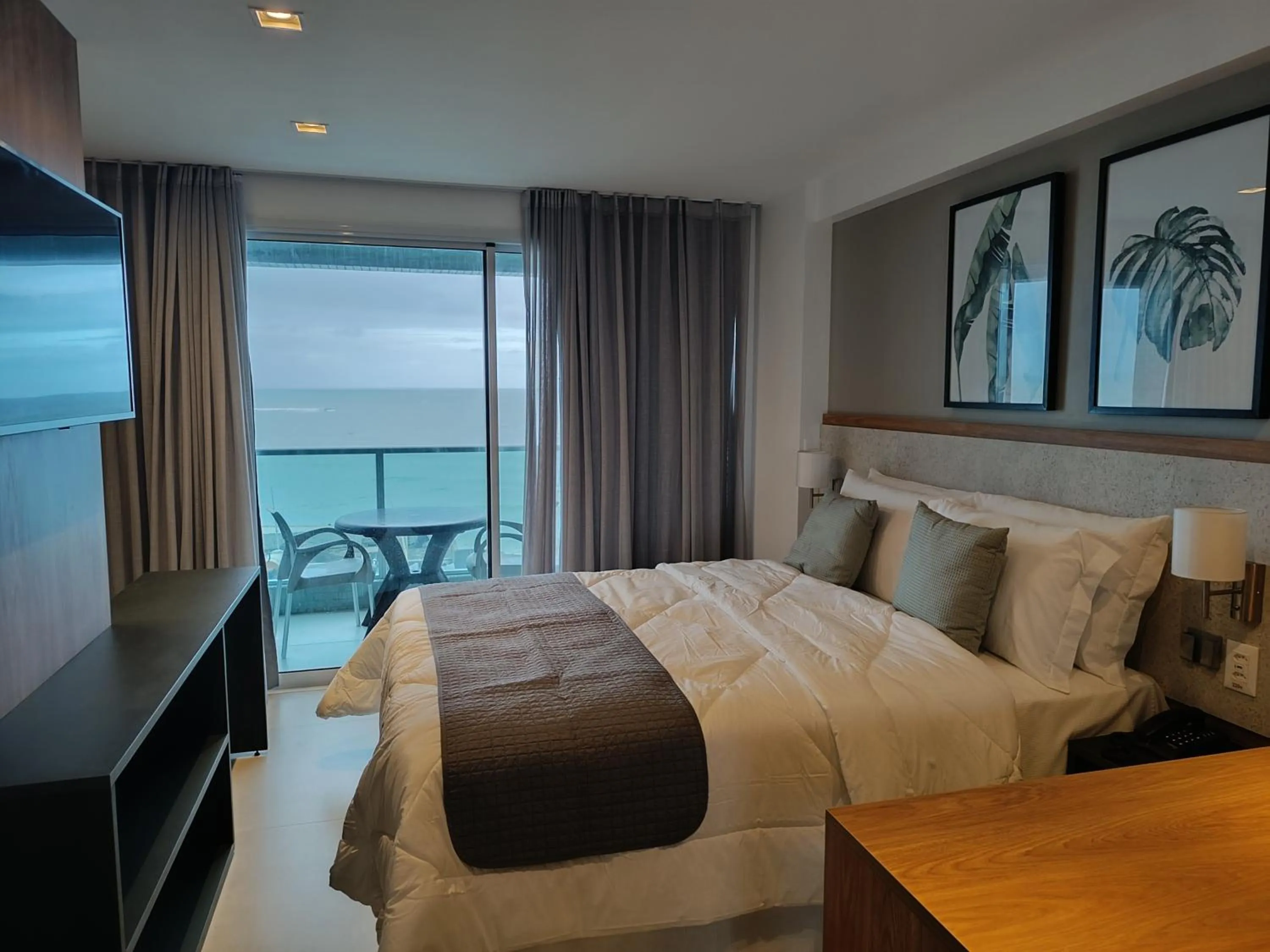 Communal lounge/ TV room, Bed in RN Studio Premium