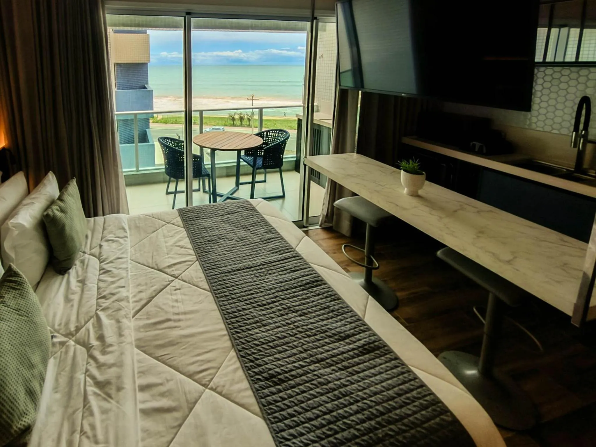 Bedroom, Bed in RN Studio Premium