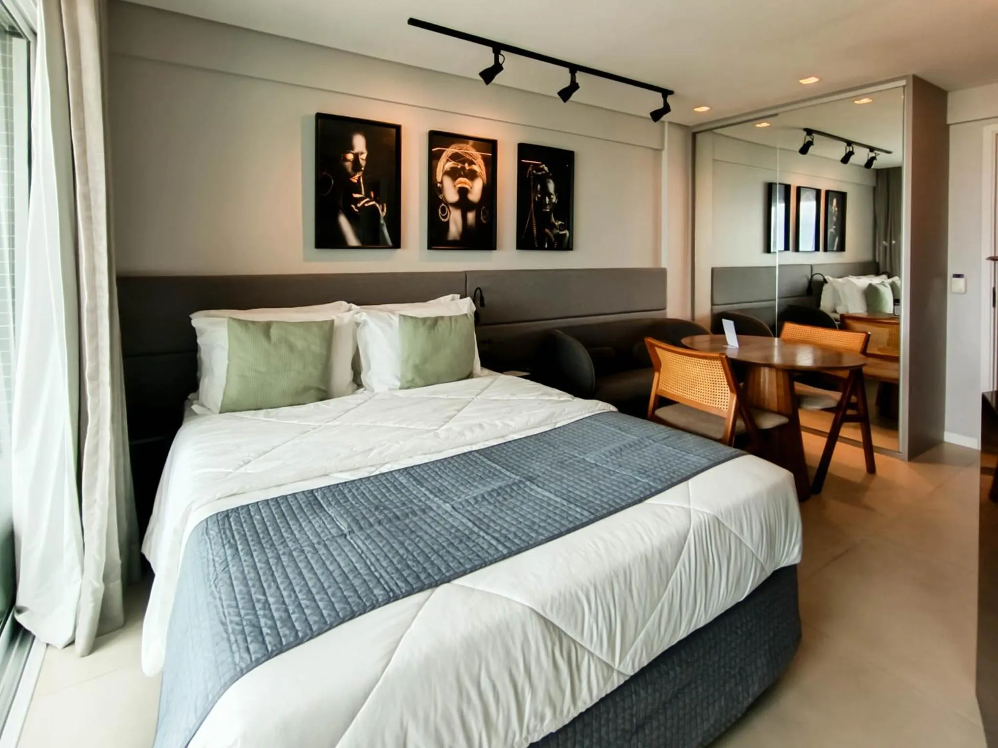 Bedroom, Bed in RN Studio Premium