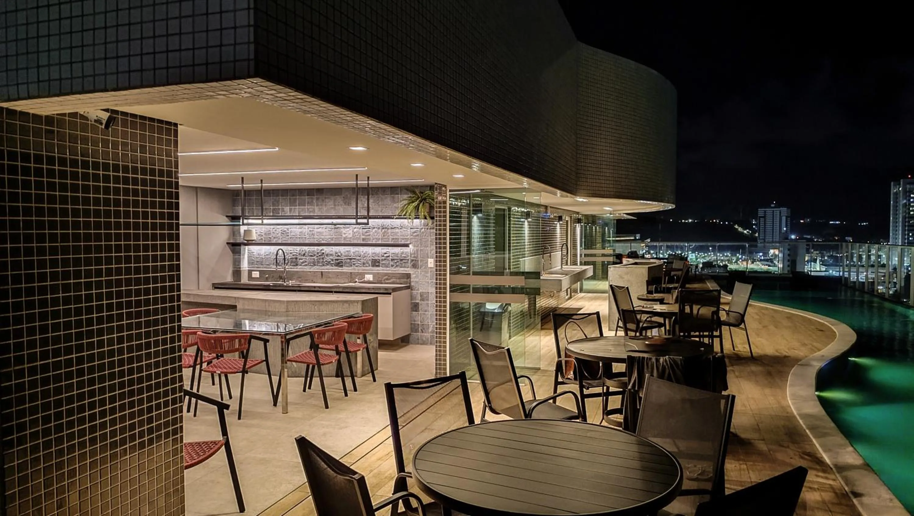 Swimming pool in RN Studio Premium