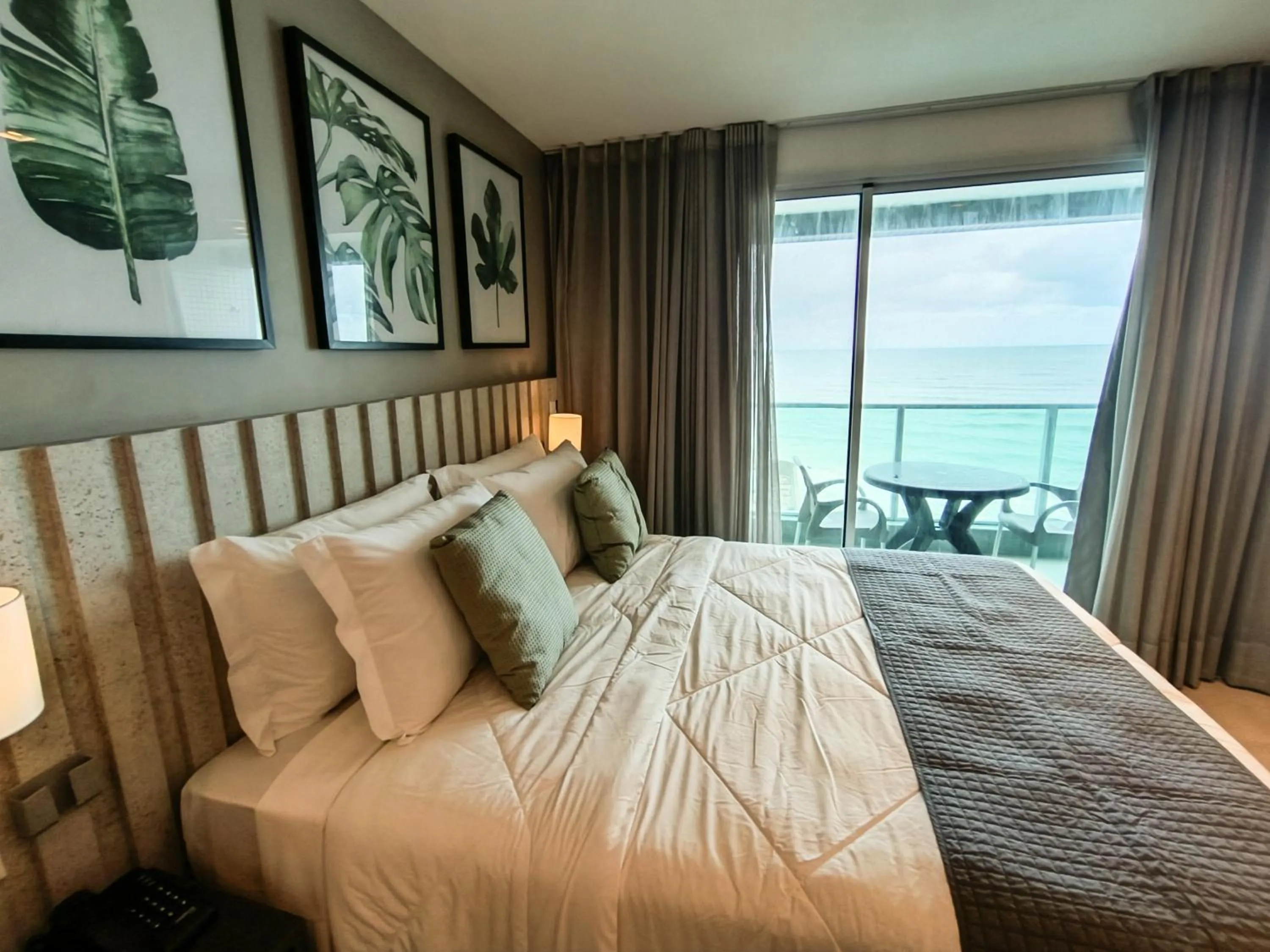 Sea view, Bed in RN Studio Premium