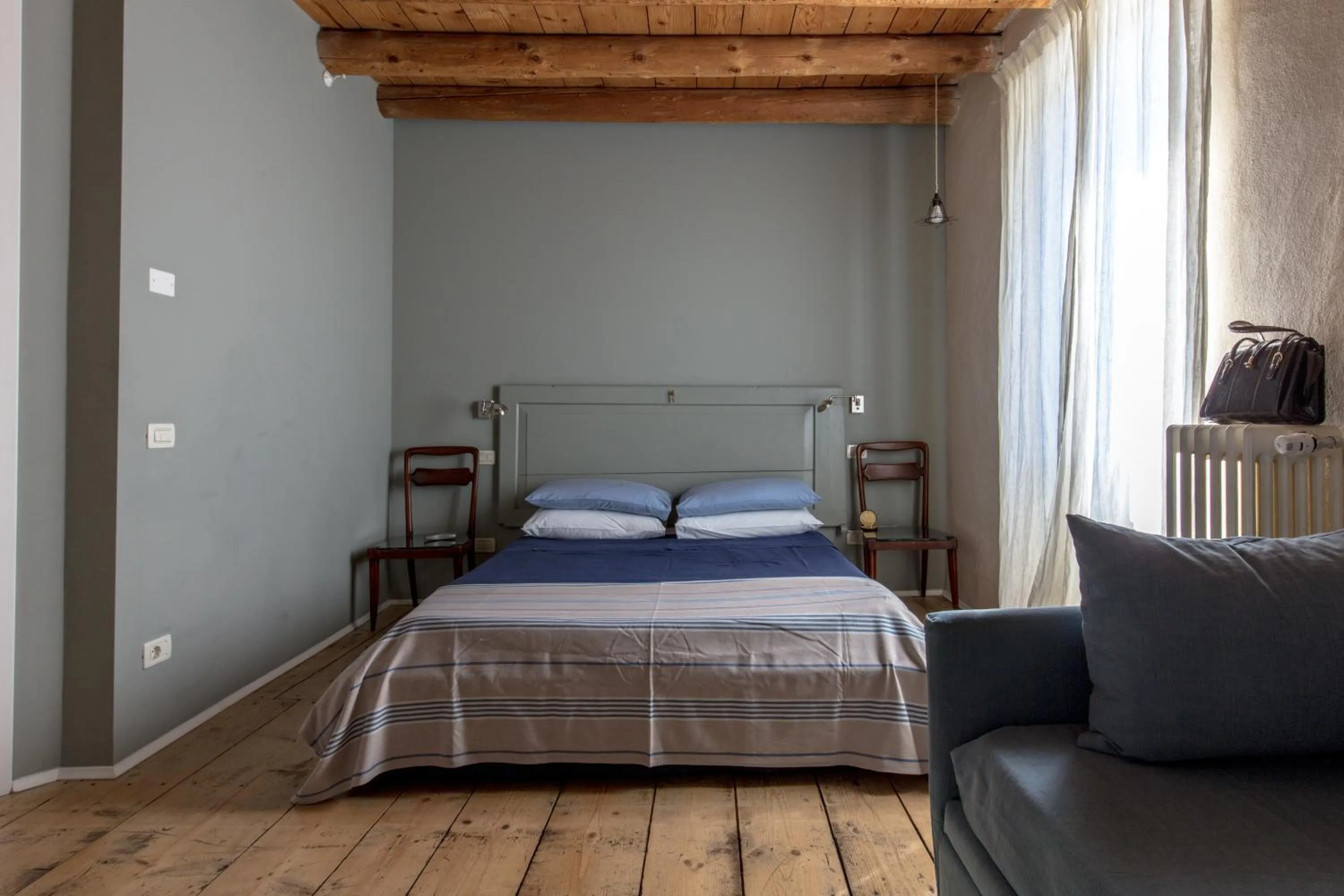 Photo of the whole room, Bed in CasaBiondani Lazise