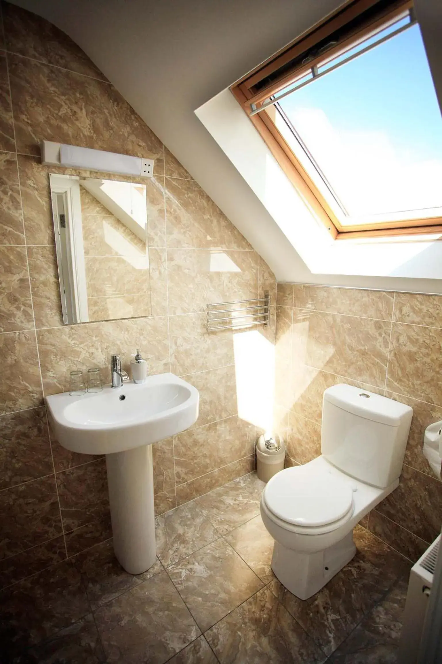 Deluxe Family Room with Sea View in Cahermaclanchy House Deluxe Family Room with Sea View in Cahermaclanchy House