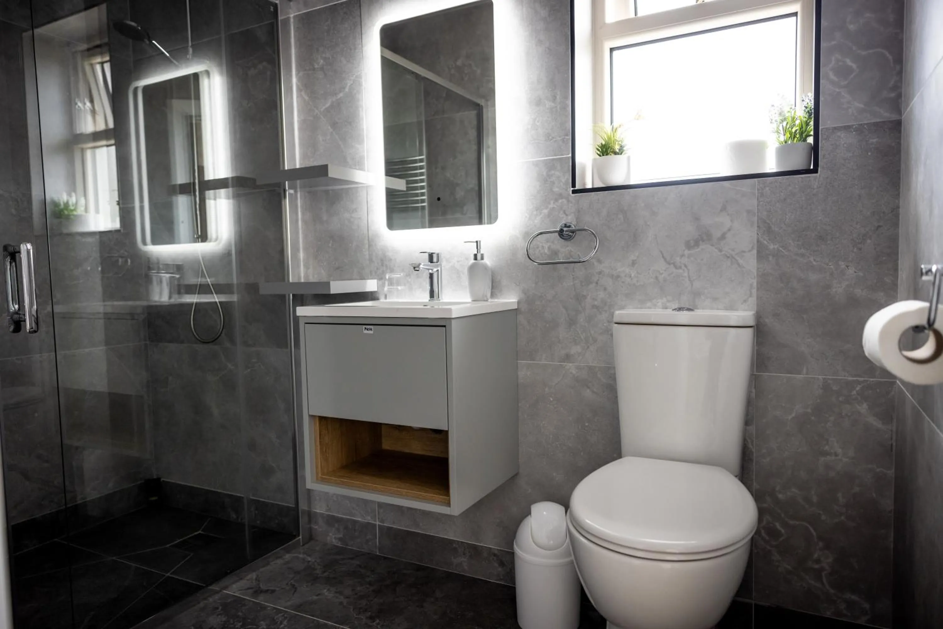 Shower in Cahermaclanchy House