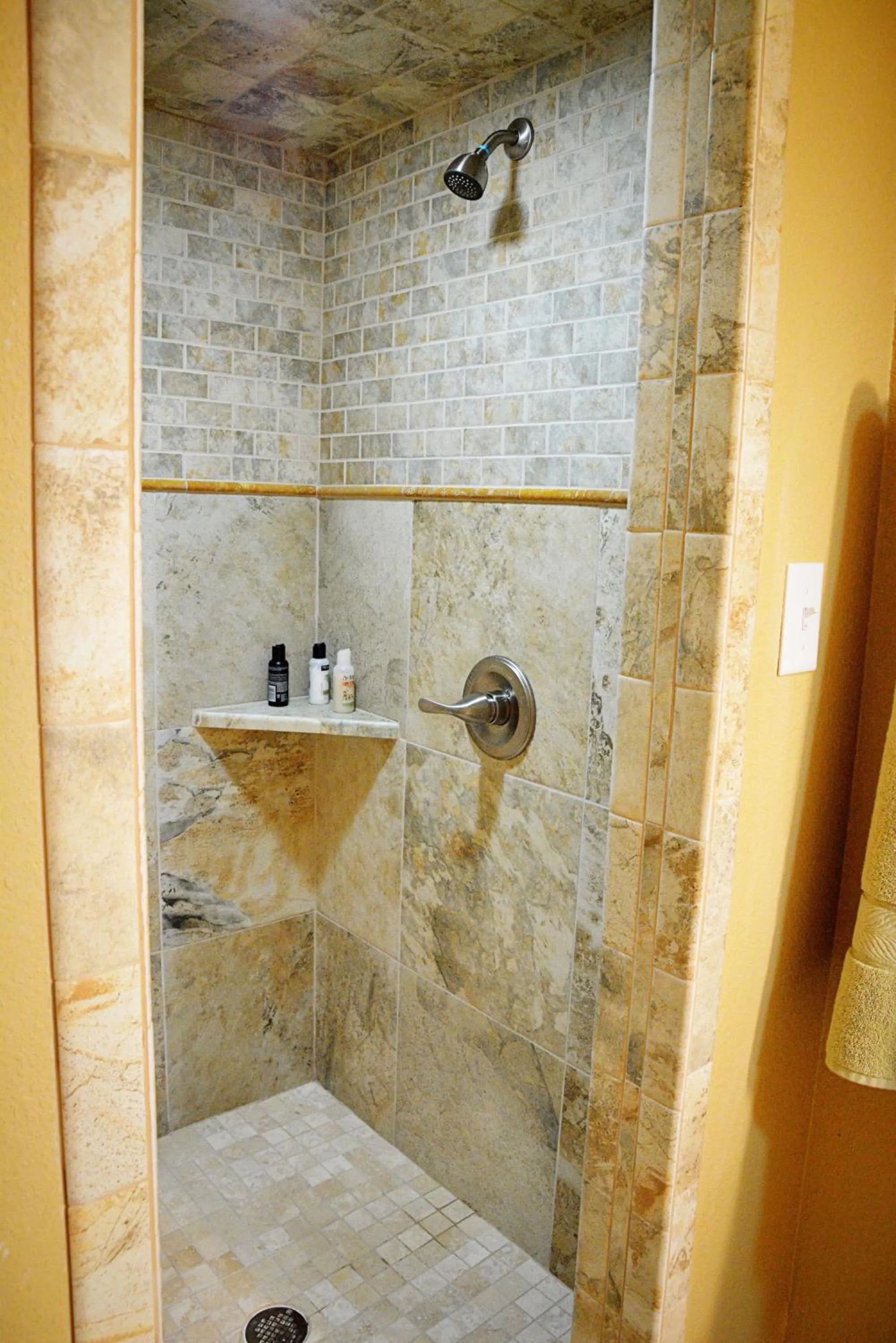 Bathroom in Iron Horse Inn