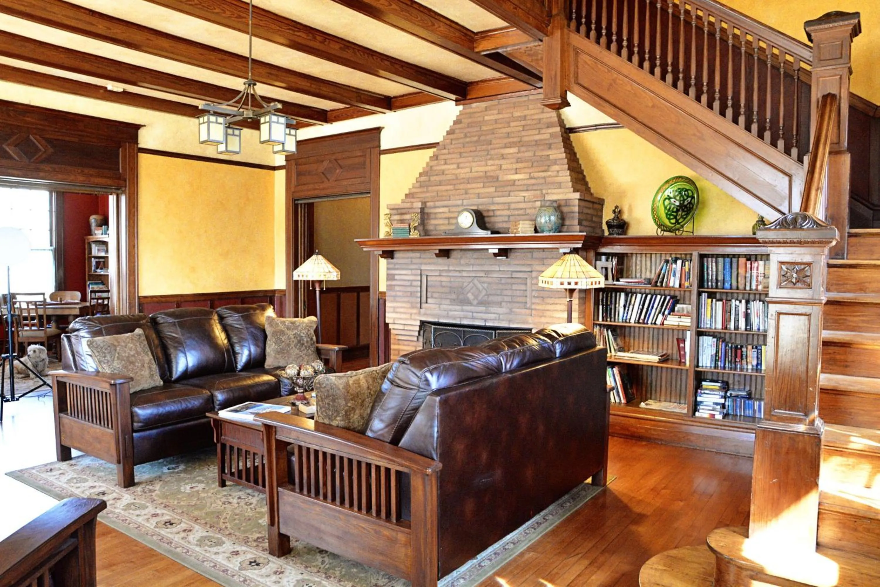 Lobby or reception in Iron Horse Inn