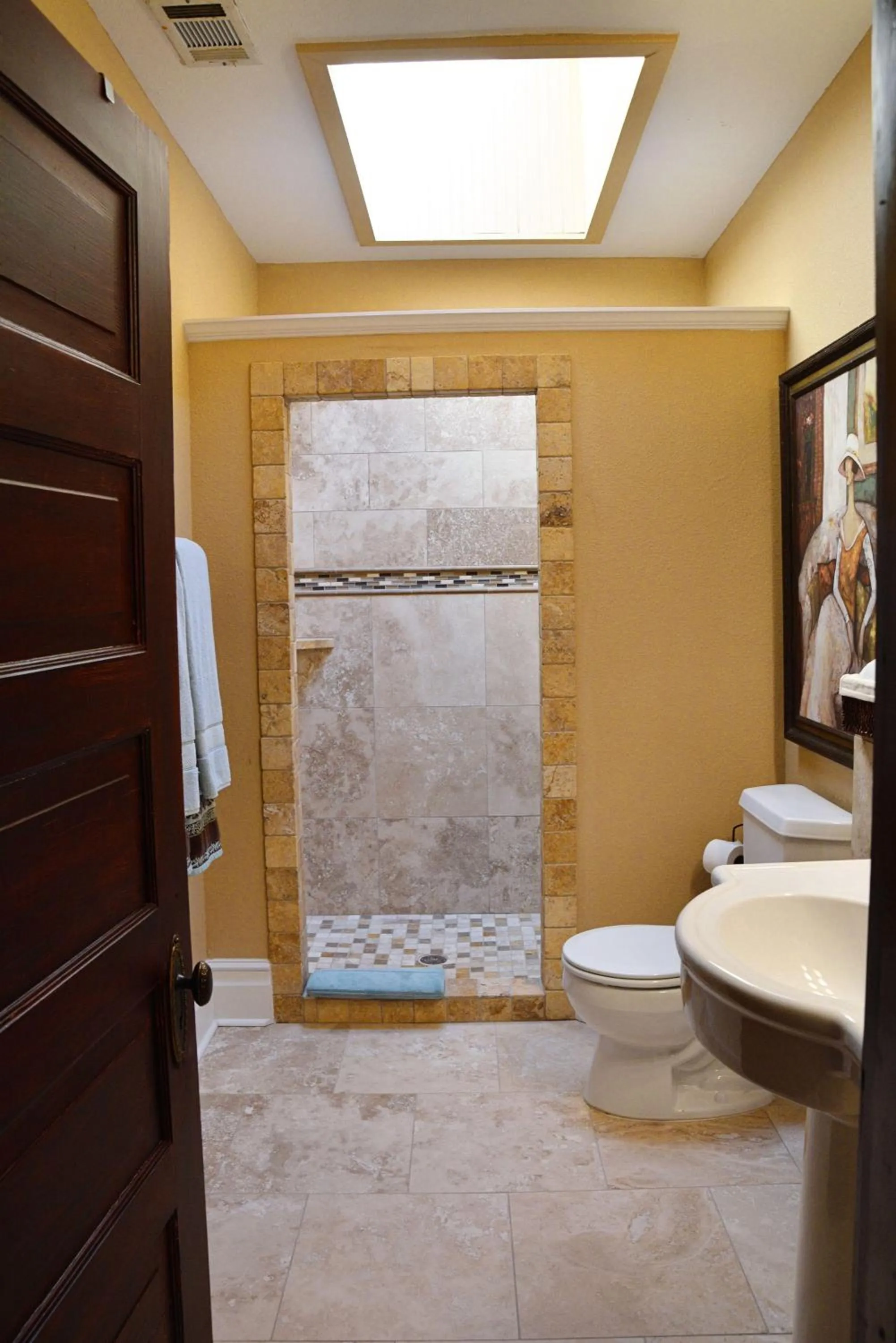 Bathroom in Iron Horse Inn