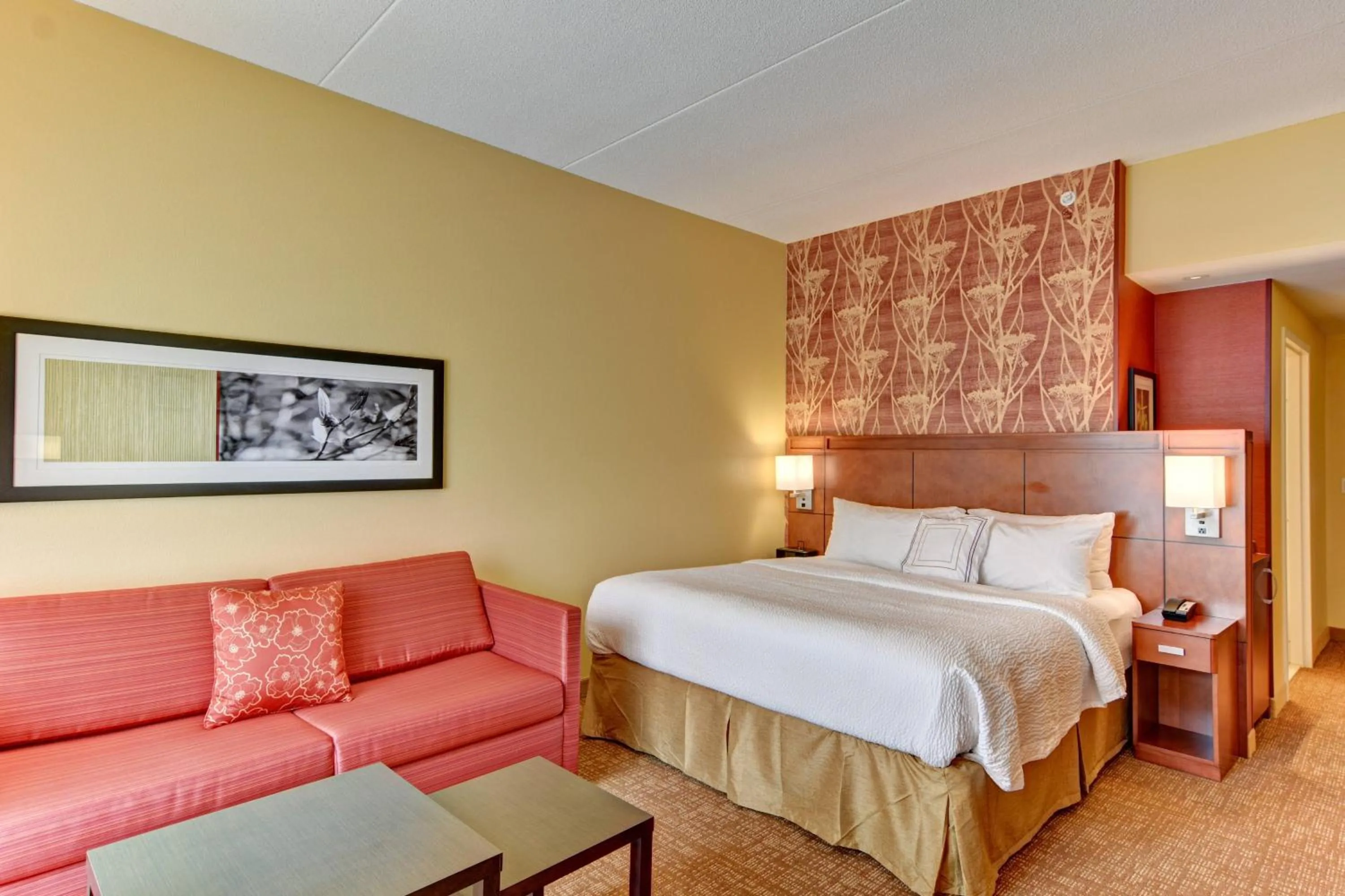 Bedroom, Bed in Courtyard by Marriott Bridgeport Clarksburg