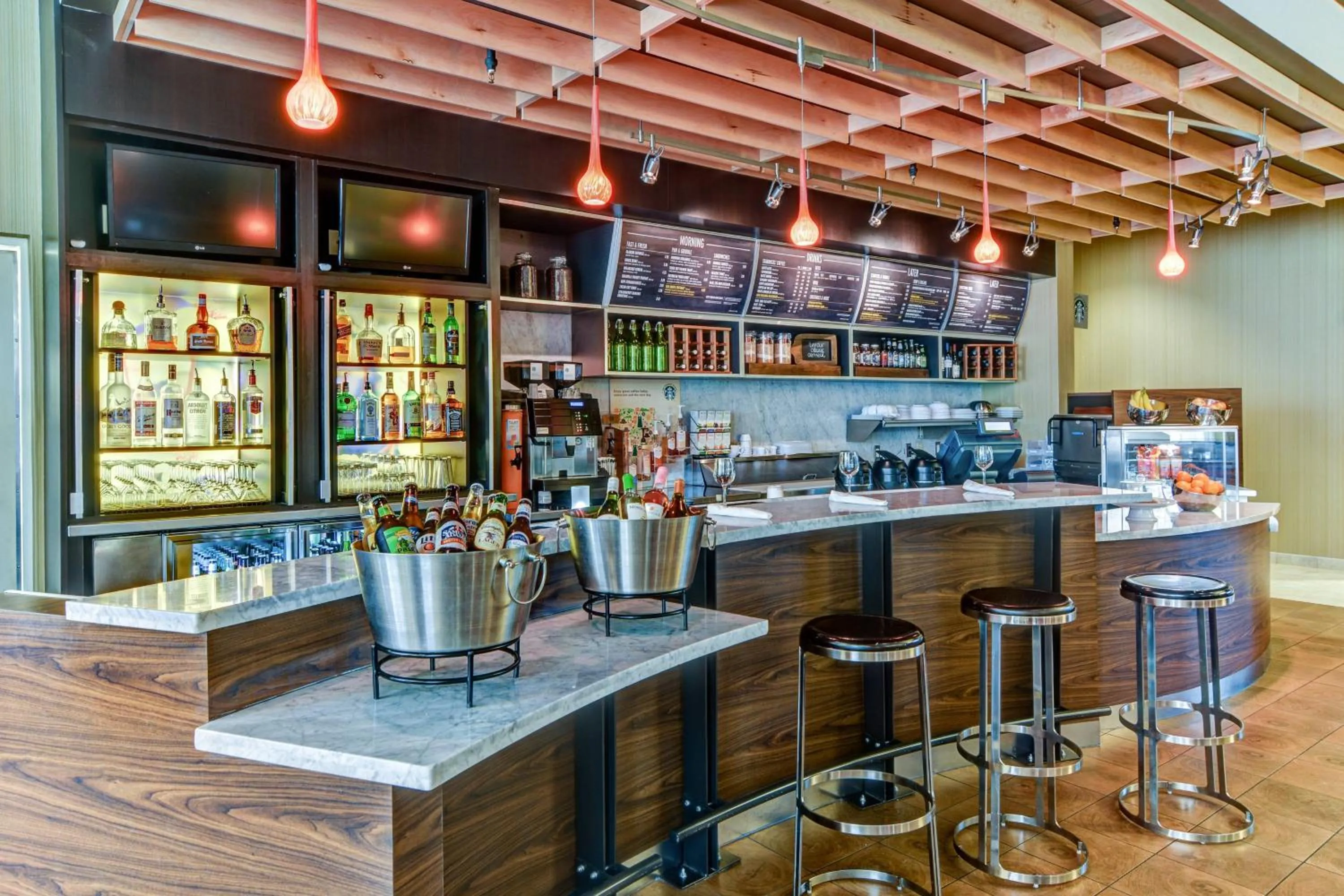 Lounge or bar in Courtyard by Marriott Bridgeport Clarksburg