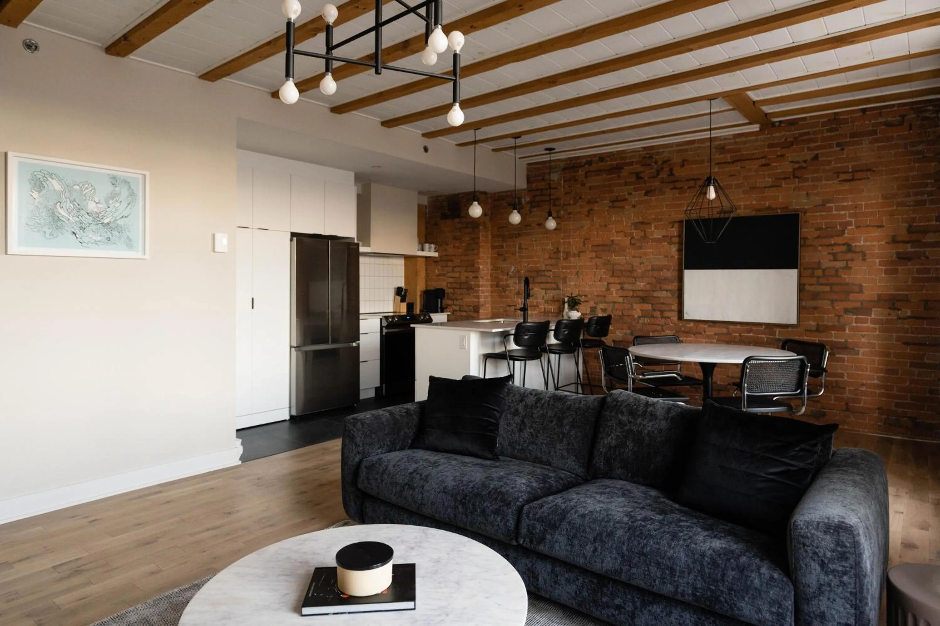 TV and multimedia in Maison Place Royale by Luxury In Transit