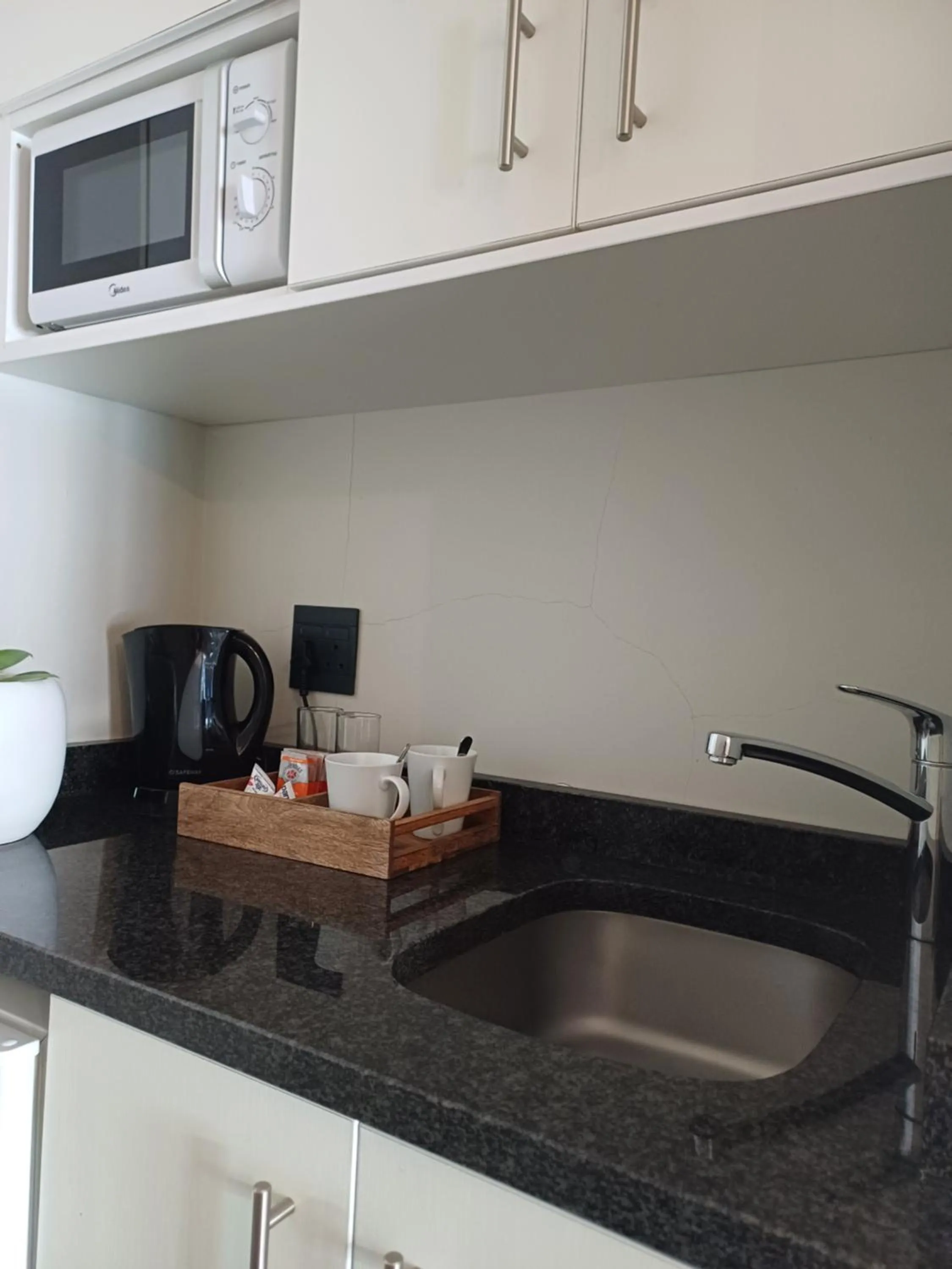 Loddey`s Guest House - by Beach Collection