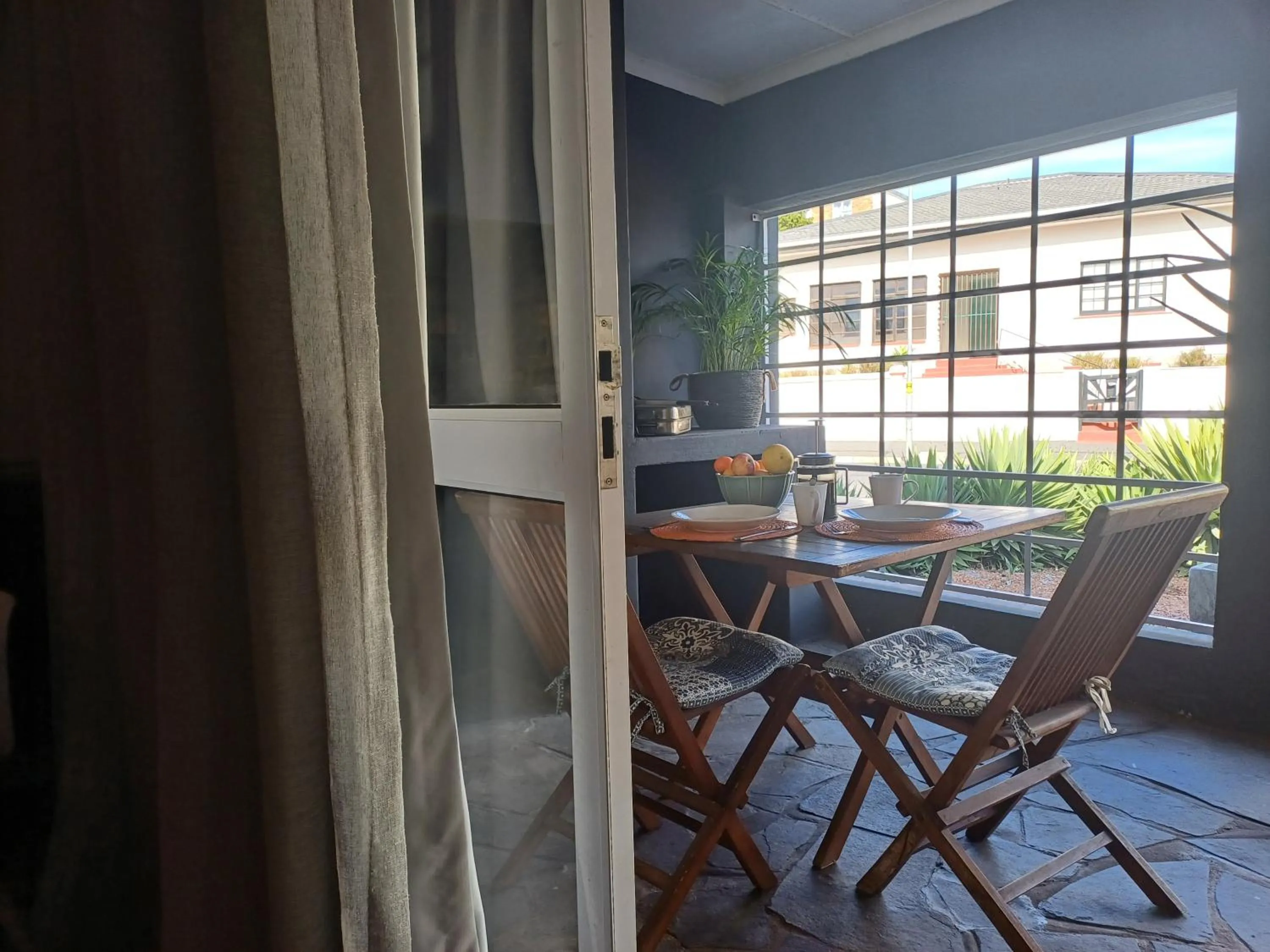 Seating area in Loddey`s Guest House - by Beach Collection