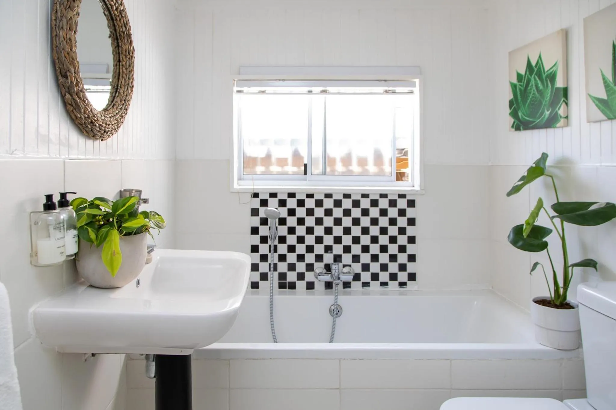 Bathroom in Loddey`s Guest House - by Beach Collection