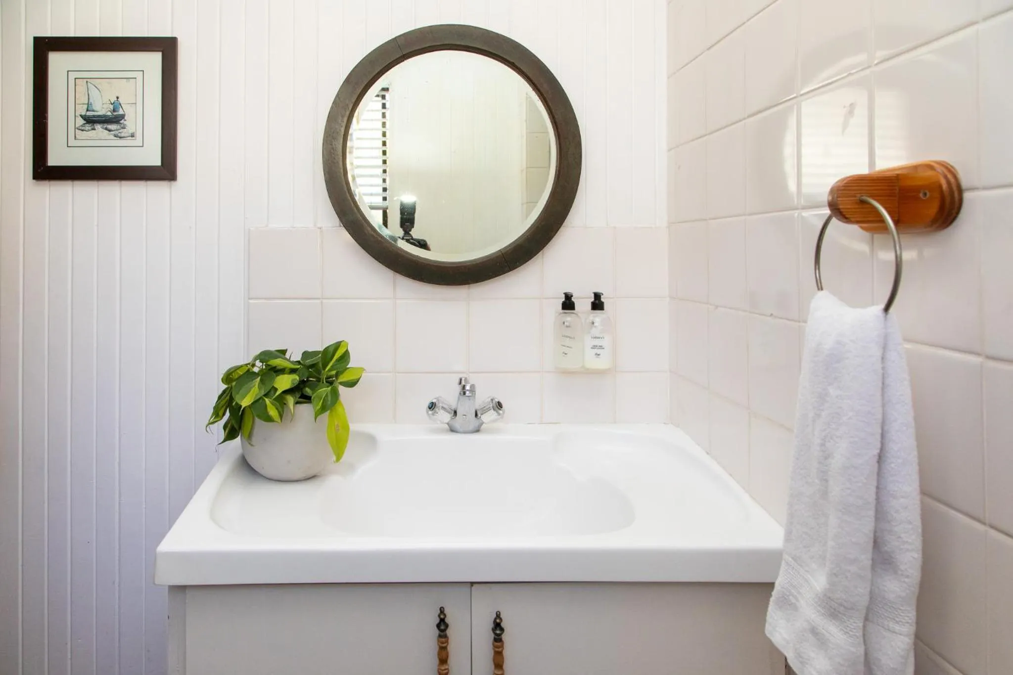 Bathroom in Loddey`s Guest House - by Beach Collection