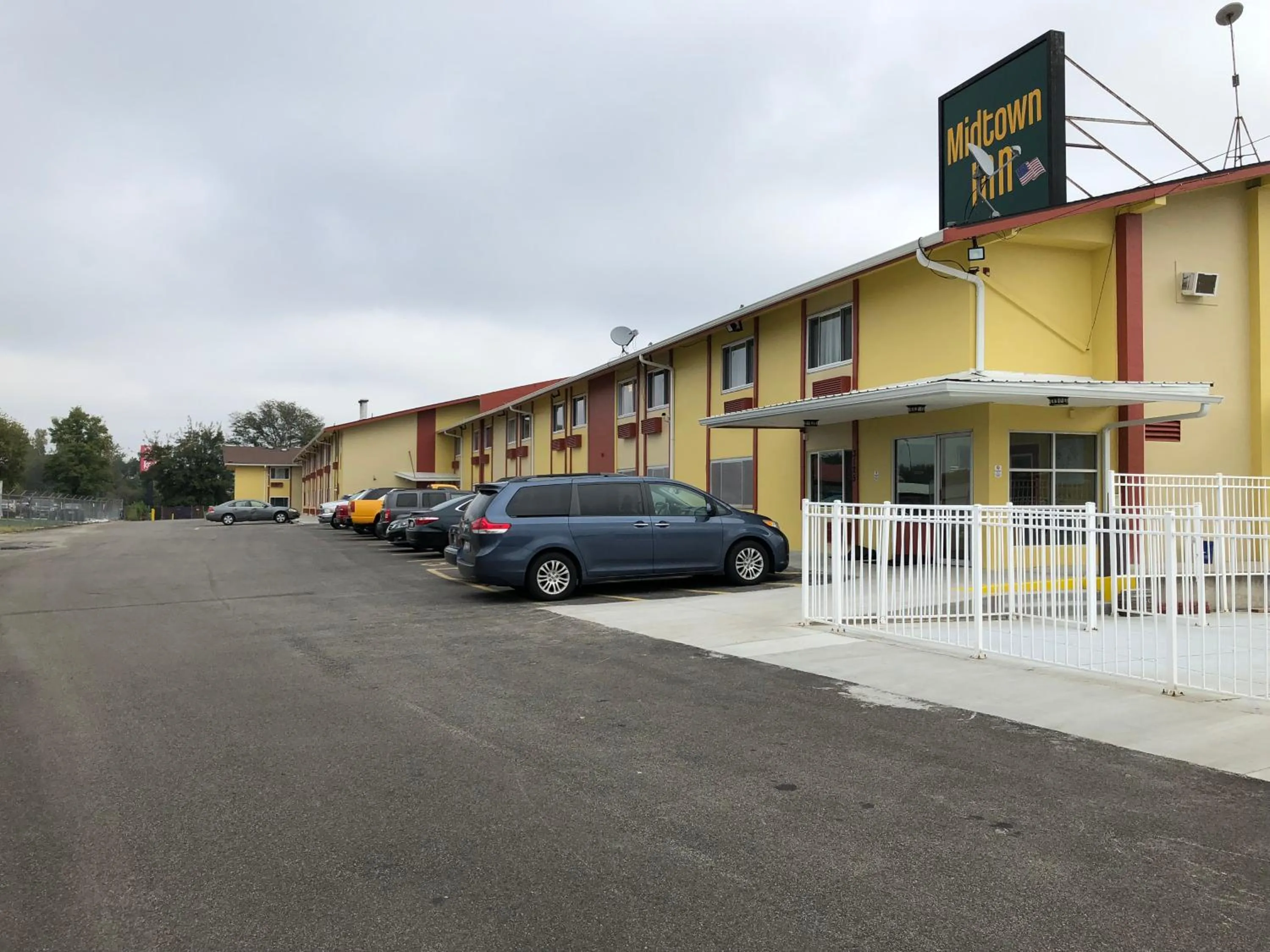 Property building in Midtown Inn