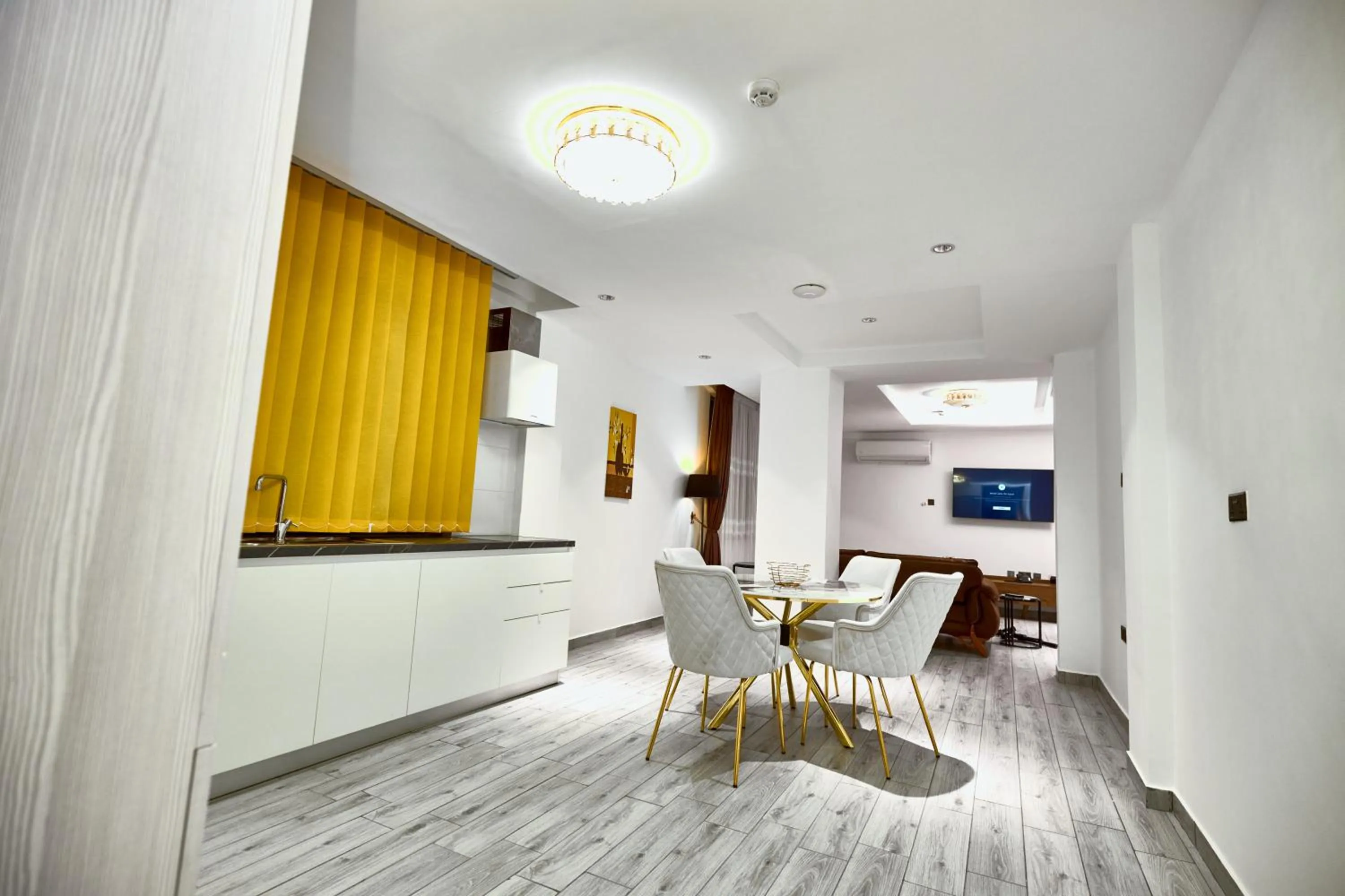 Kitchen or kitchenette in Veronique Heights