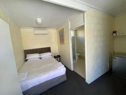 Broken Hill Hotel