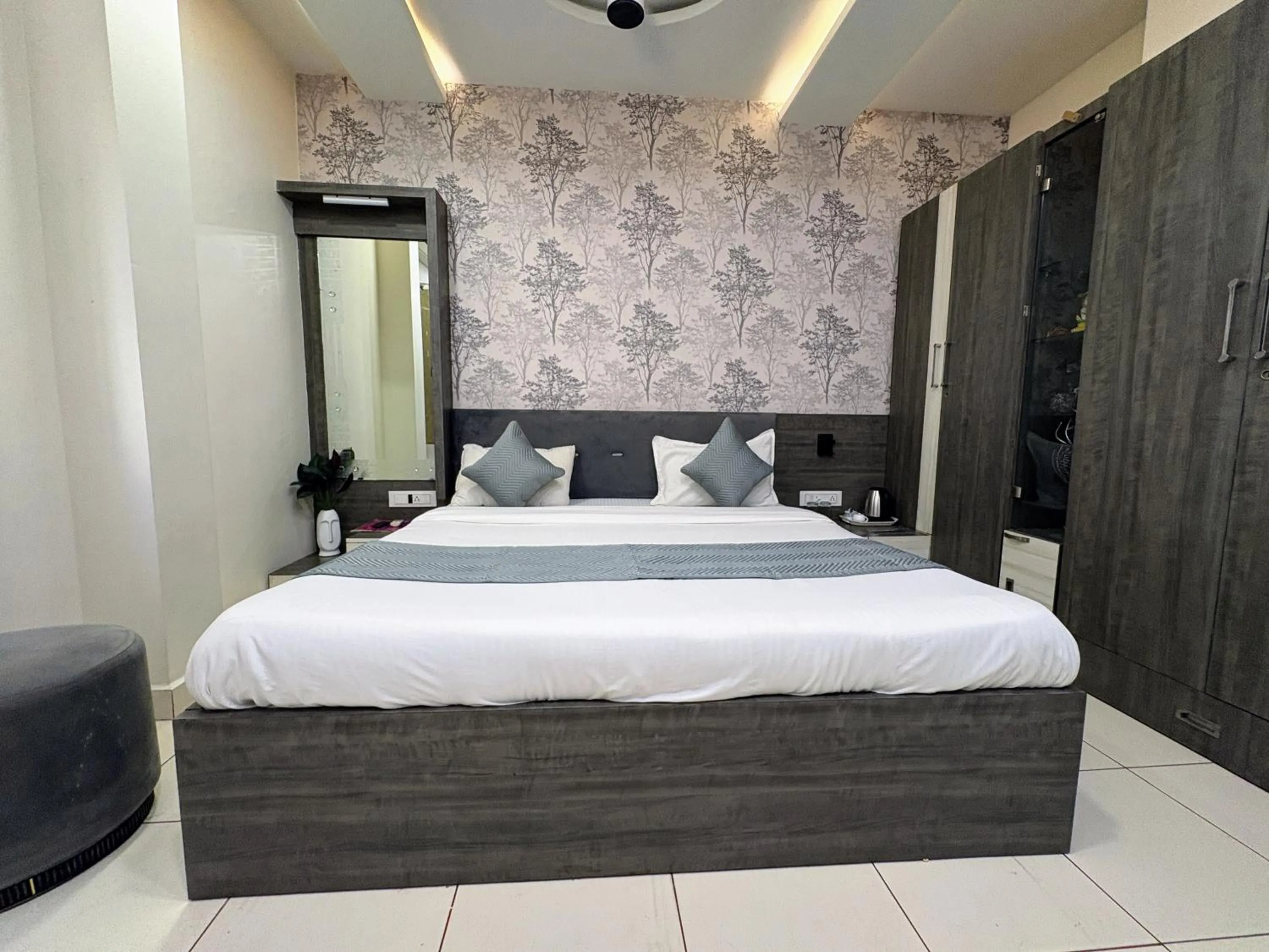 Bedroom, Bed in Hotel Anantshree Inn Shree Mahakaleshwar Temple Ujjain