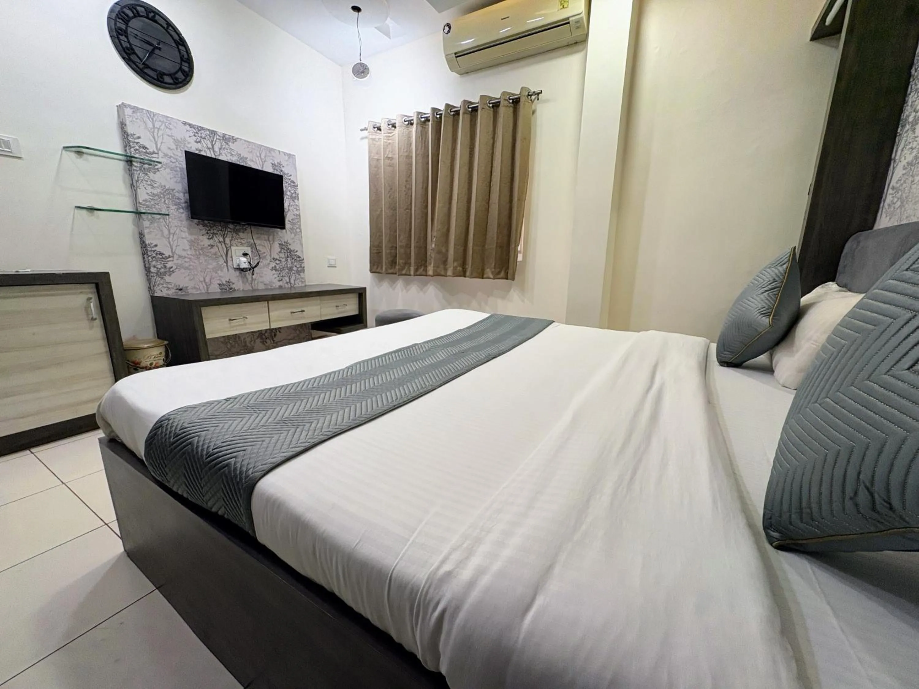 Bedroom, Bed in Hotel Anantshree Inn Shree Mahakaleshwar Temple Ujjain