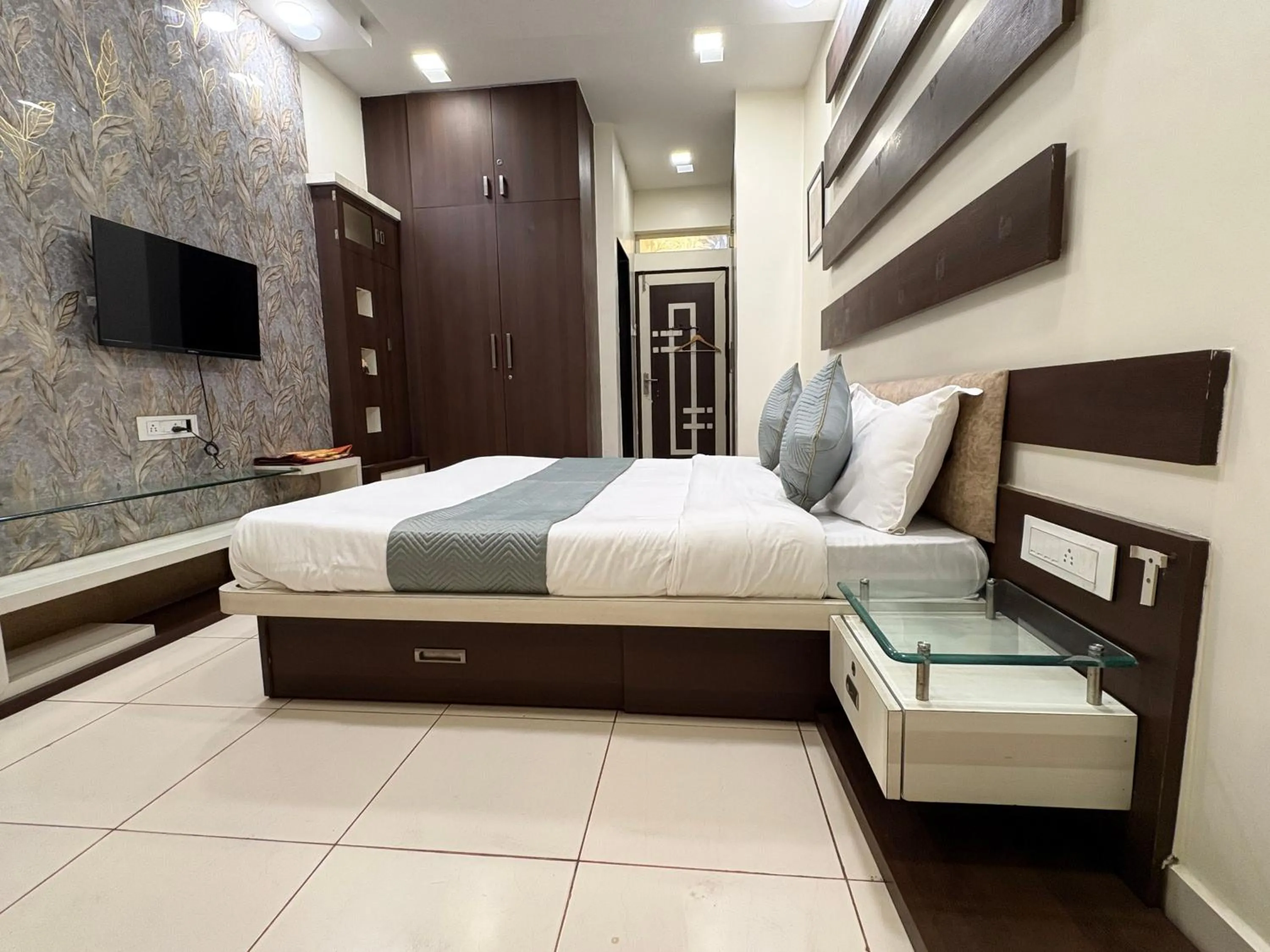 Bedroom, Bed in Hotel Anantshree Inn Shree Mahakaleshwar Temple Ujjain