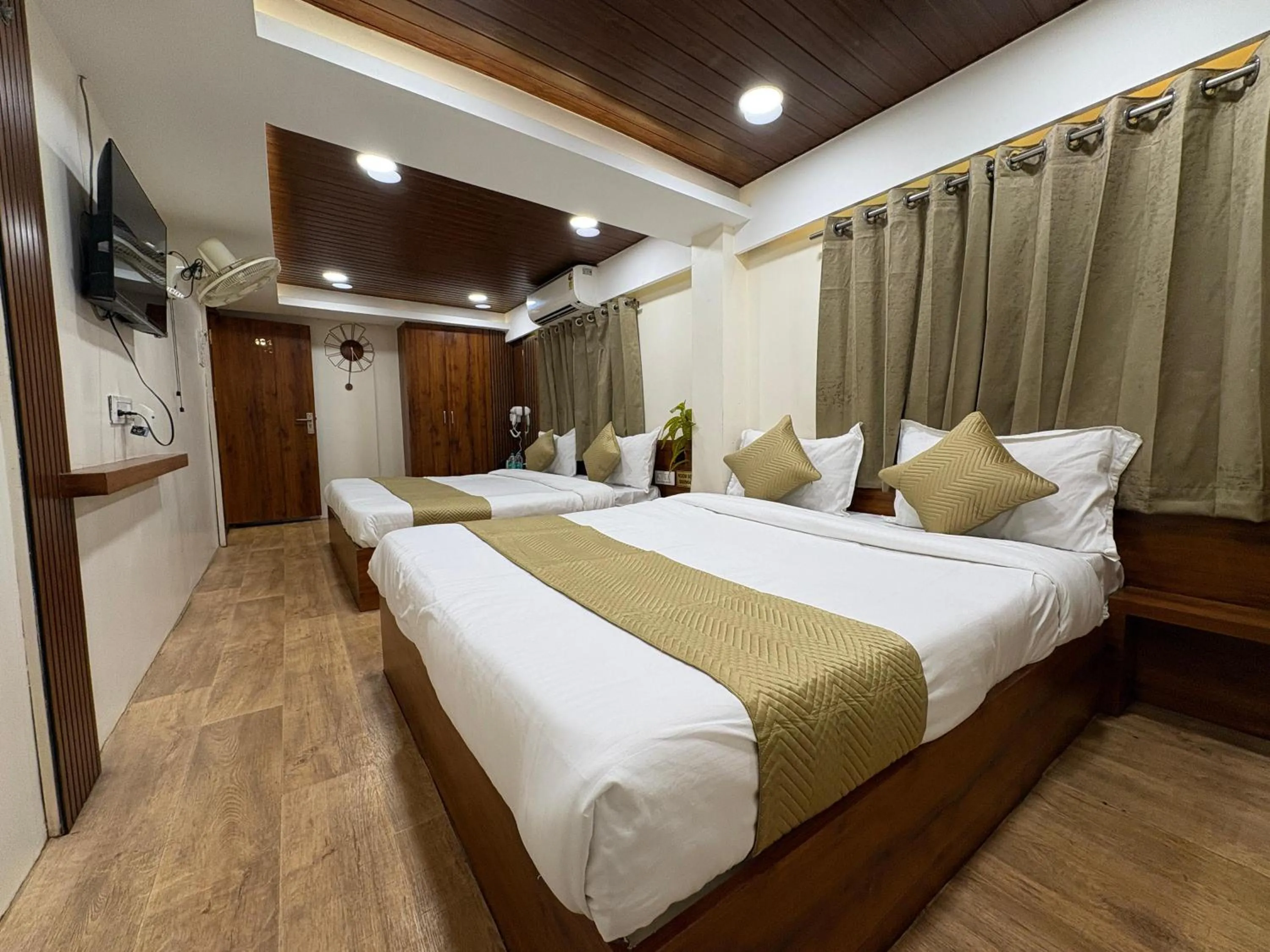 Bed in Hotel Anantshree Inn Shree Mahakaleshwar Temple Ujjain