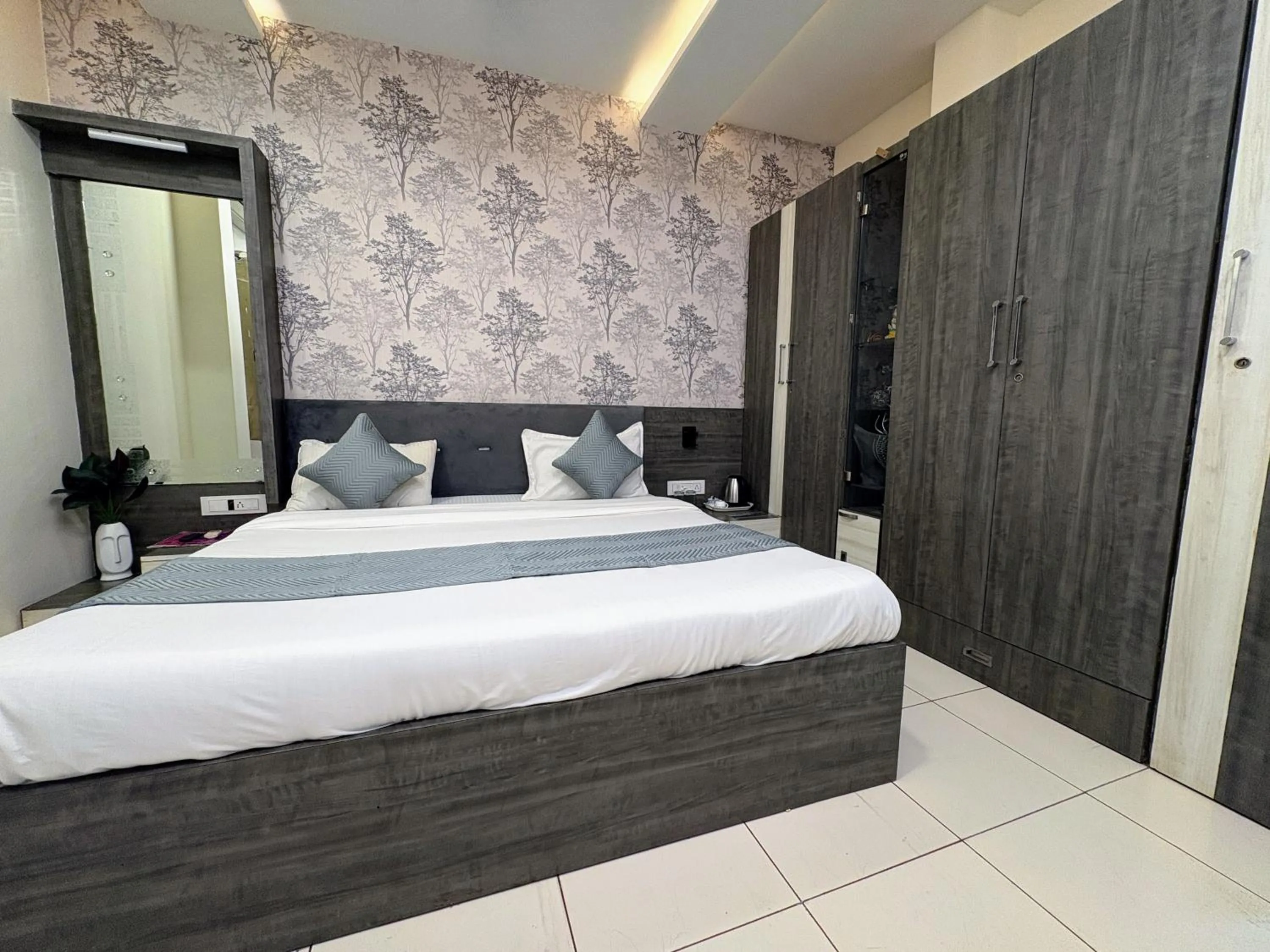 Bedroom, Bed in Hotel Anantshree Inn Shree Mahakaleshwar Temple Ujjain