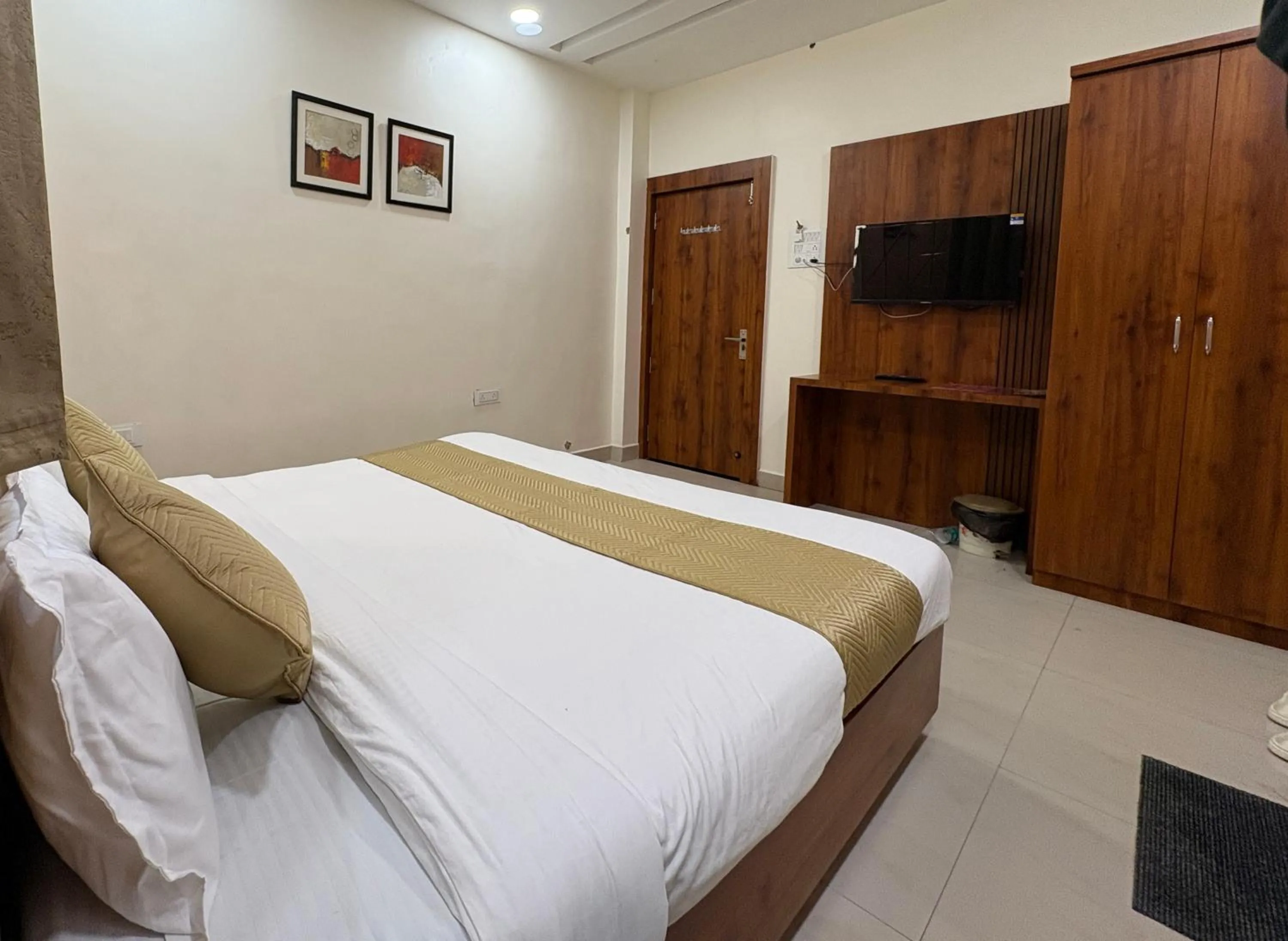 View (from property/room), Bed in Hotel Anantshree Inn Shree Mahakaleshwar Temple Ujjain