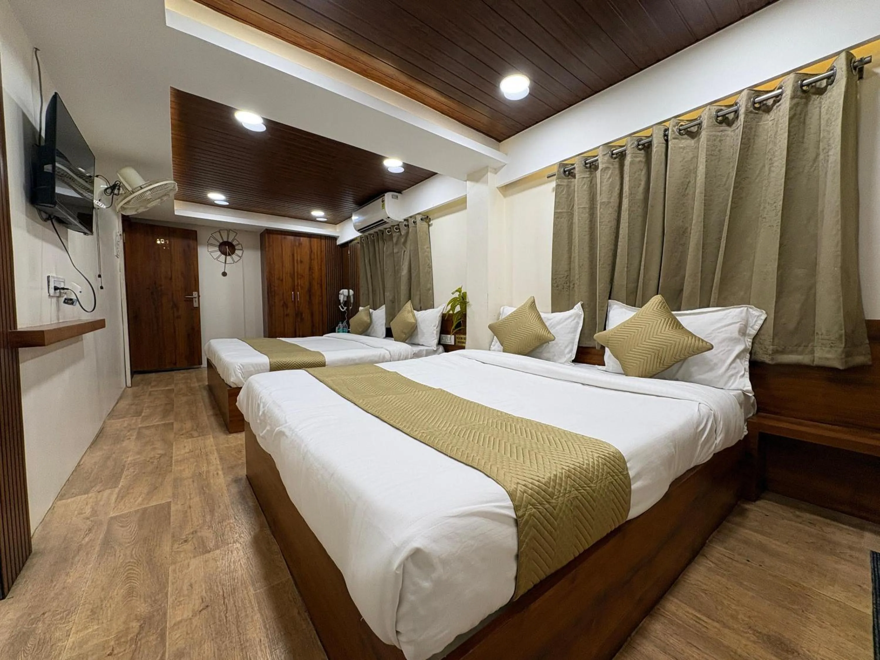 Bed in Hotel Anantshree Inn Shree Mahakaleshwar Temple Ujjain