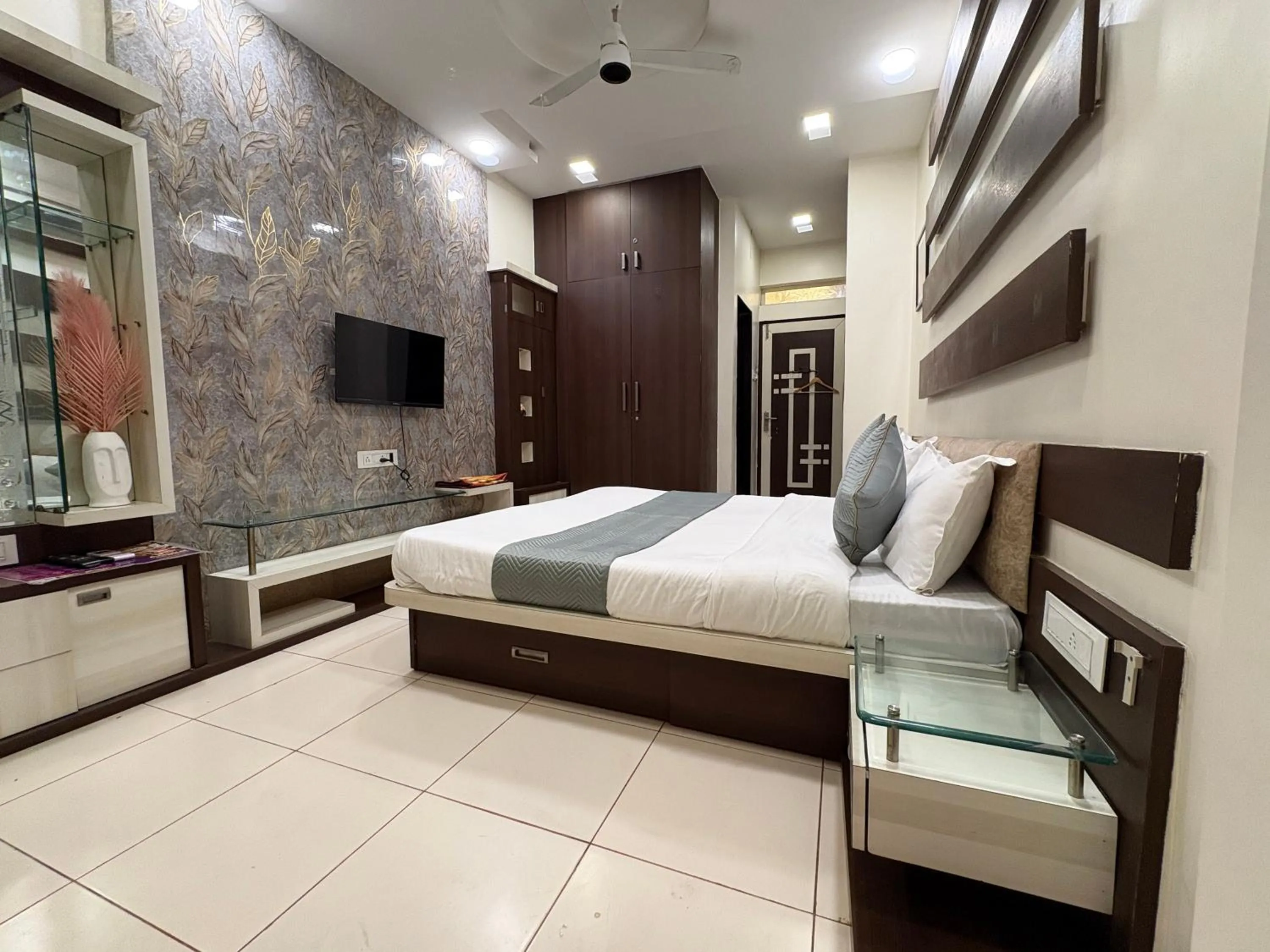 Bedroom, Bed in Hotel Anantshree Inn Shree Mahakaleshwar Temple Ujjain