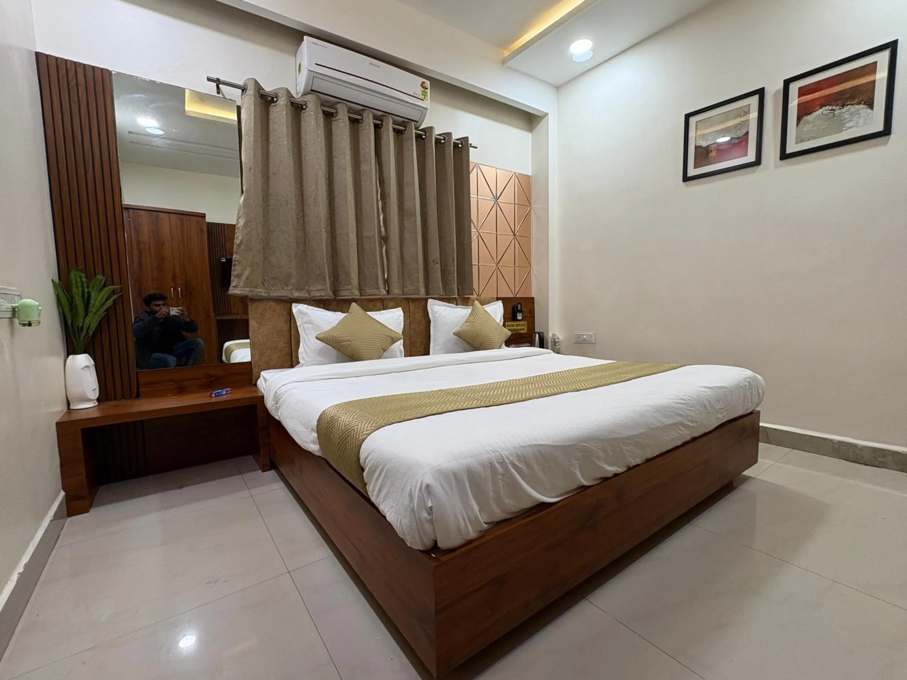 Bedroom, Bed in Hotel Anantshree Inn Shree Mahakaleshwar Temple Ujjain