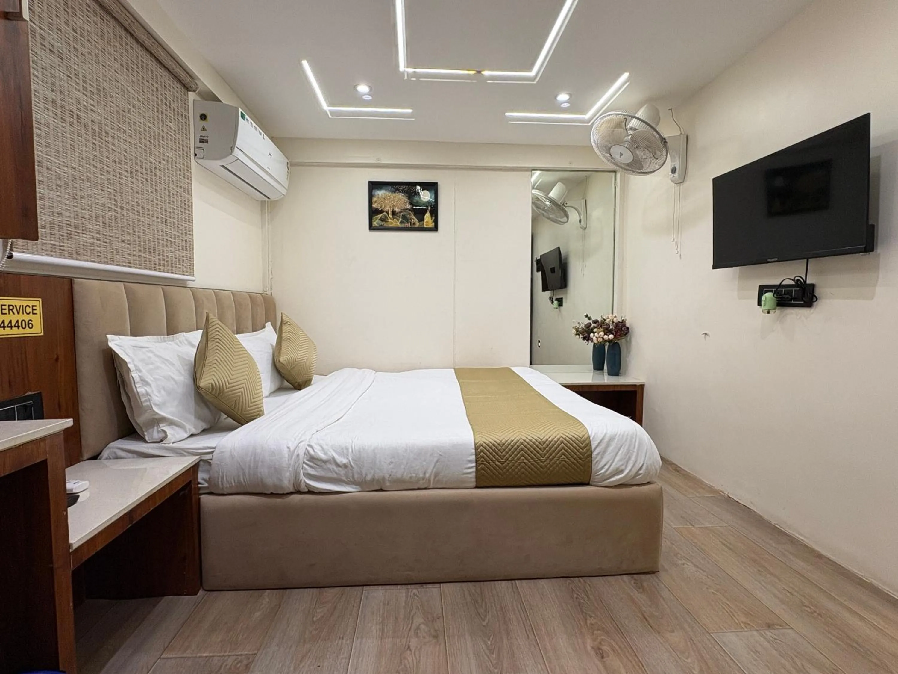 Bedroom, Bed in Hotel Anantshree Inn Shree Mahakaleshwar Temple Ujjain