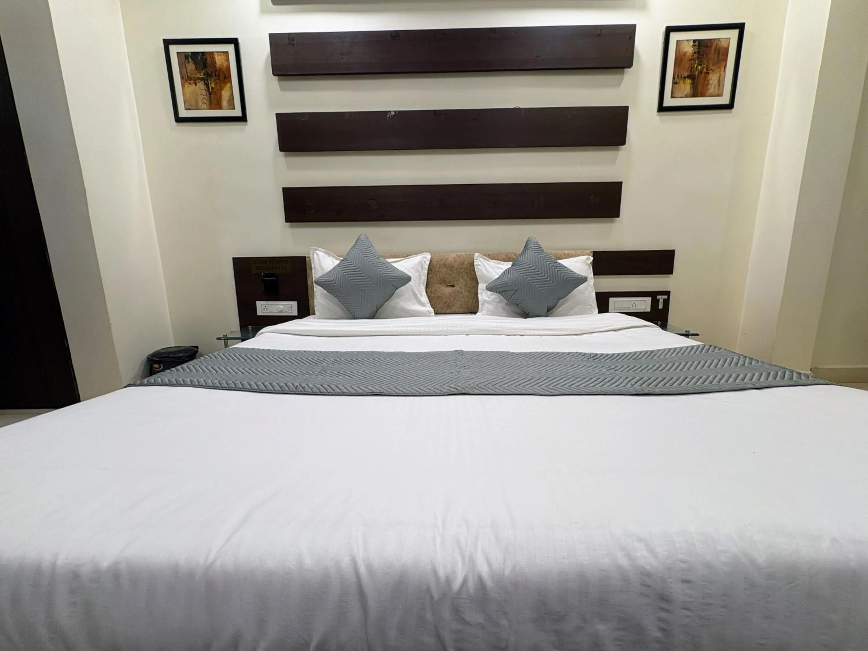 Bed in Hotel Anantshree Inn Shree Mahakaleshwar Temple Ujjain