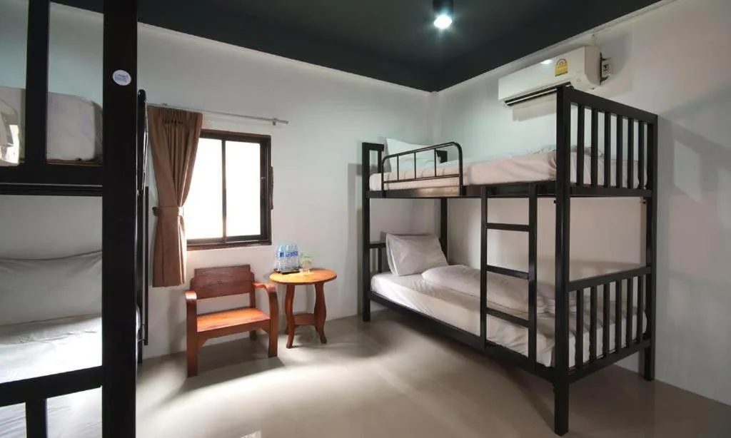 Bed in Hometel Hotel