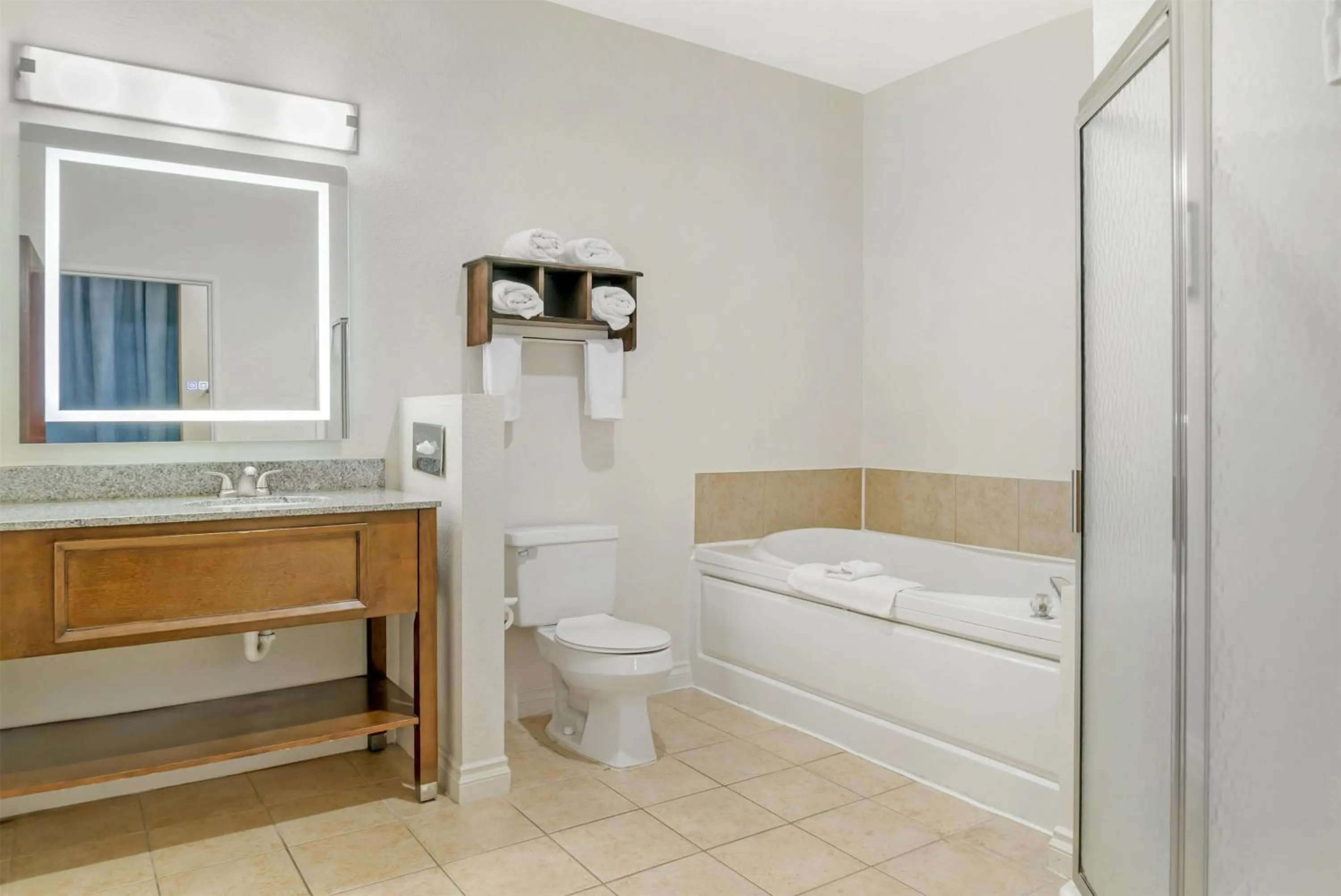 Bathroom in Best Western Port Huron Blue Water Bridge