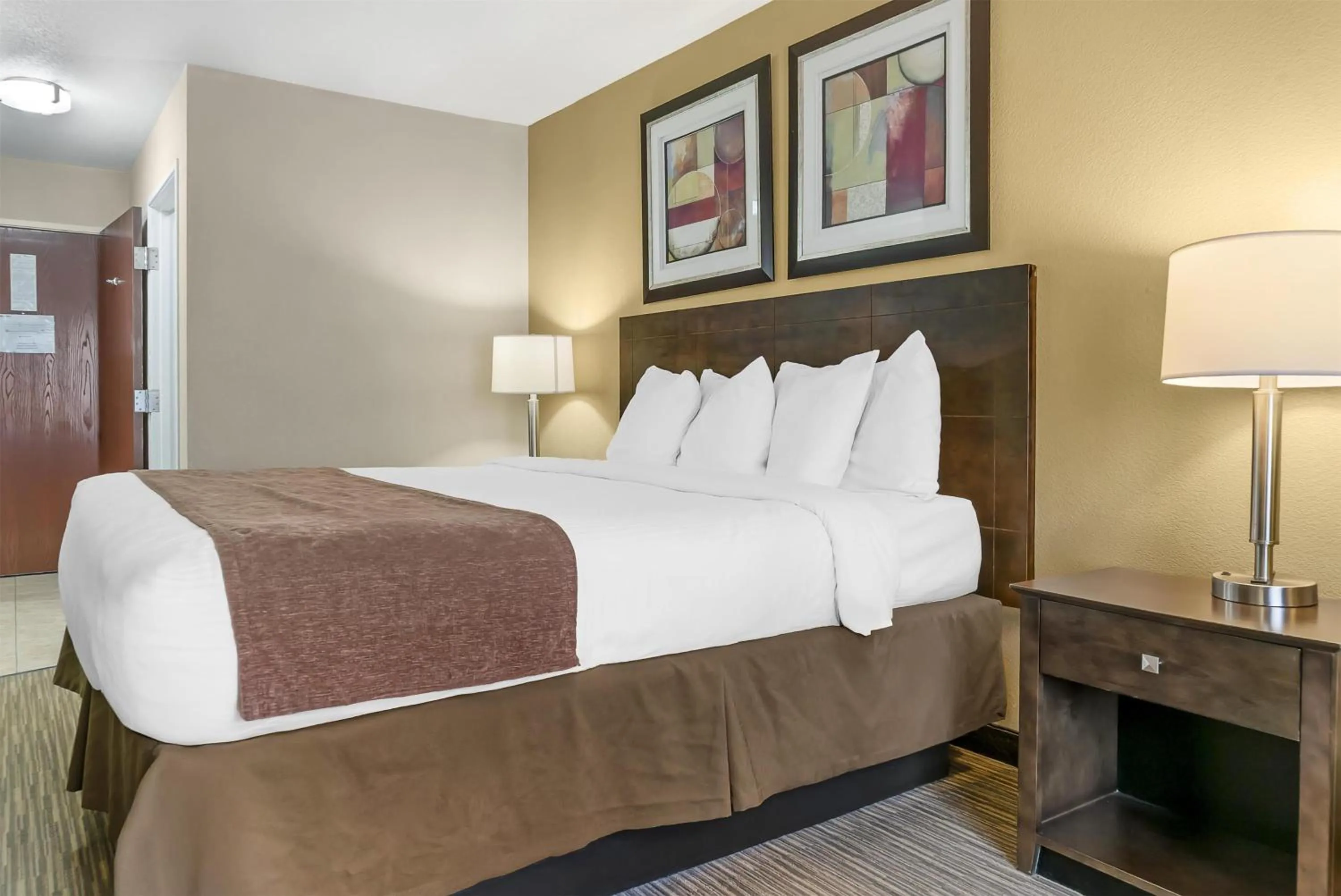 Bedroom, Bed in Best Western Port Huron Blue Water Bridge