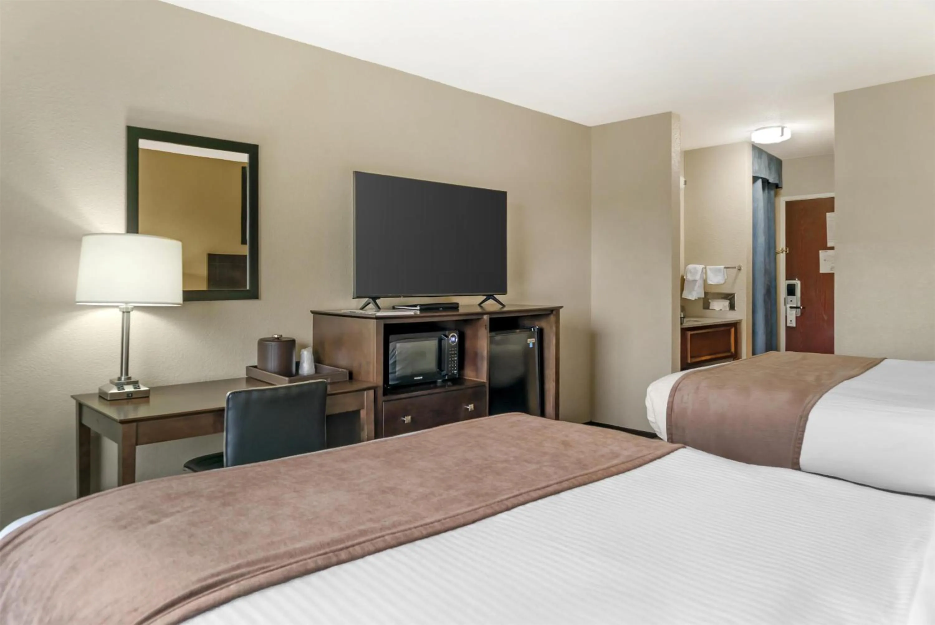 Bedroom, Bed in Best Western Port Huron Blue Water Bridge