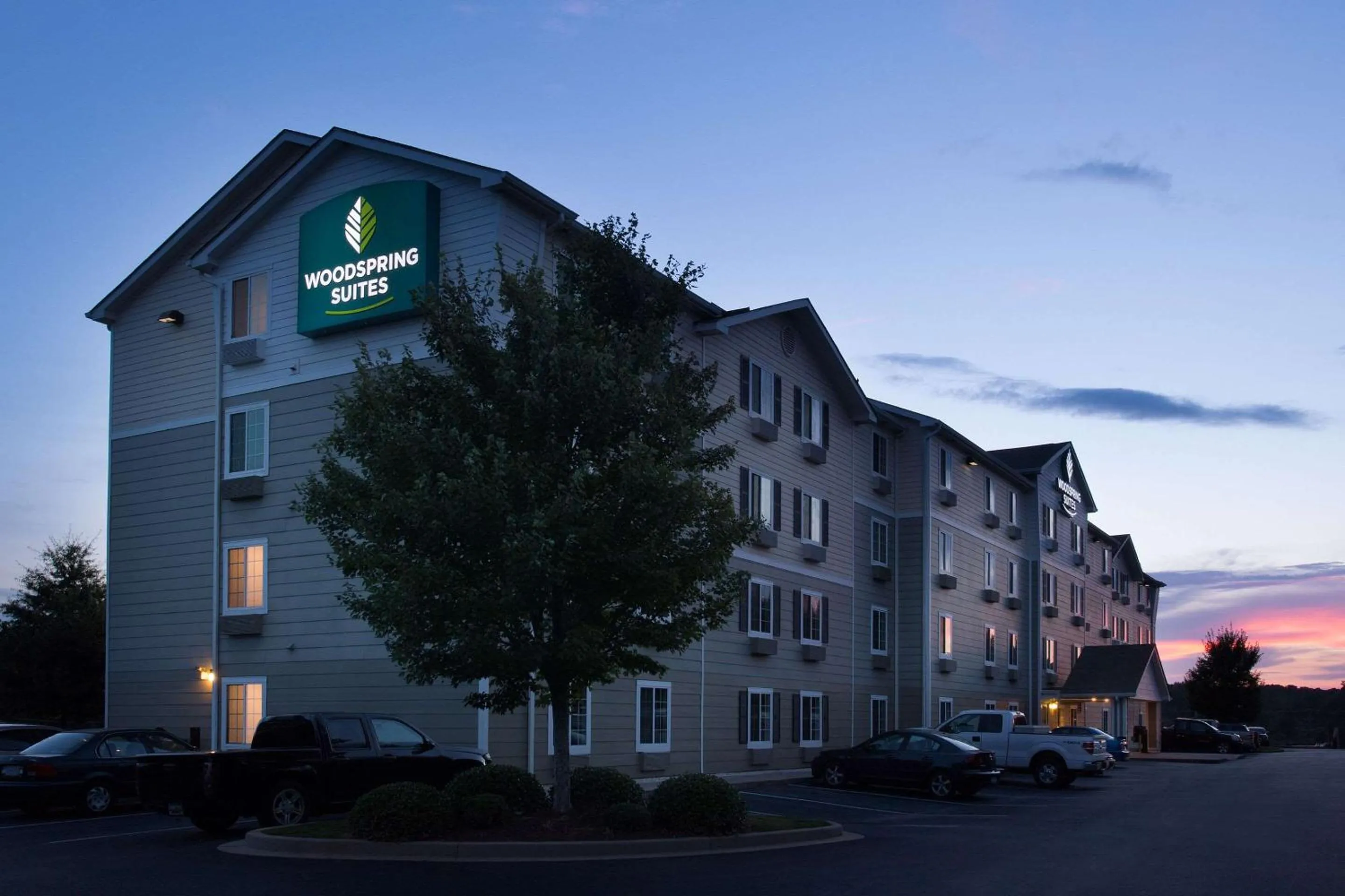 Property building in WoodSpring Suites Greenville Simpsonville