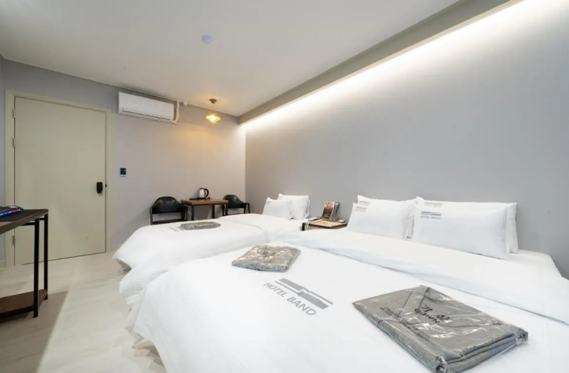 Bed in Hotel Band