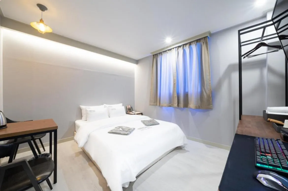 Bed in Hotel Band