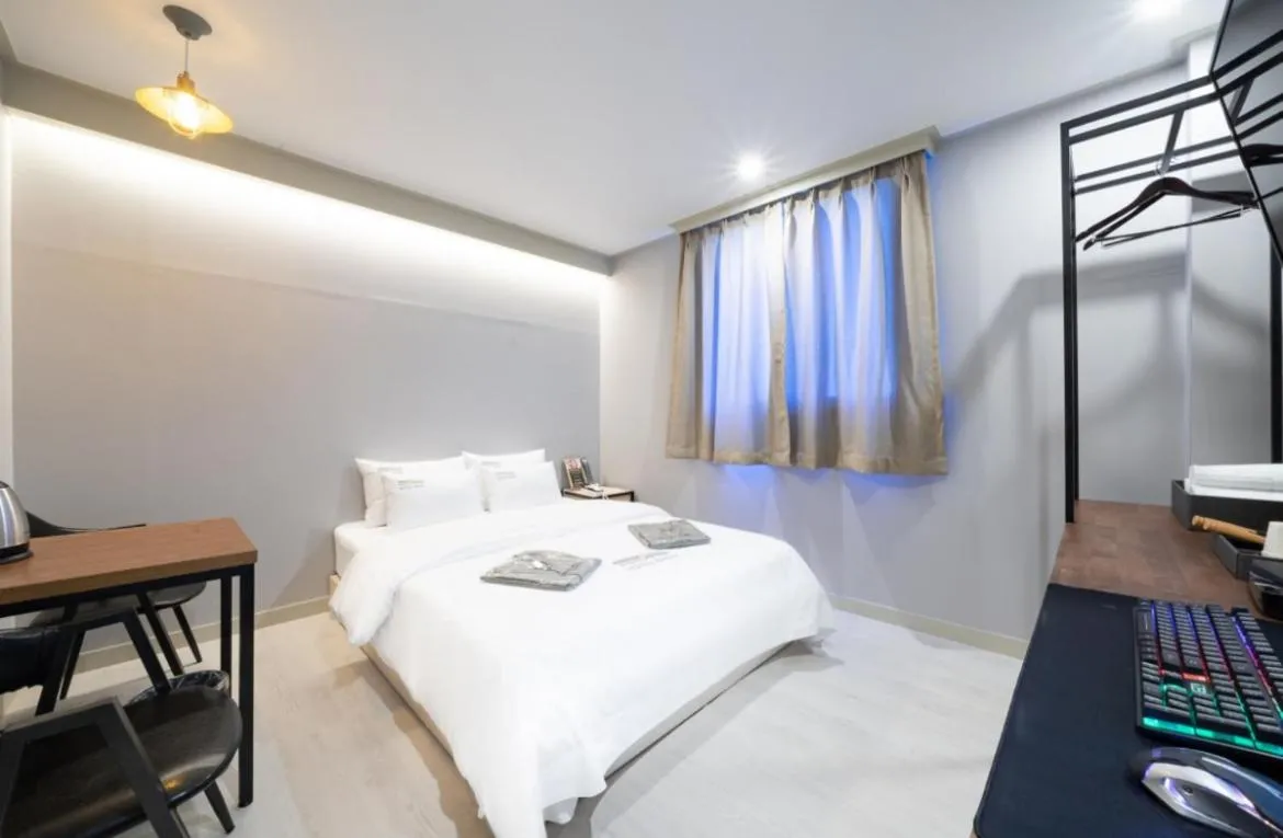 Bed in Hotel Band