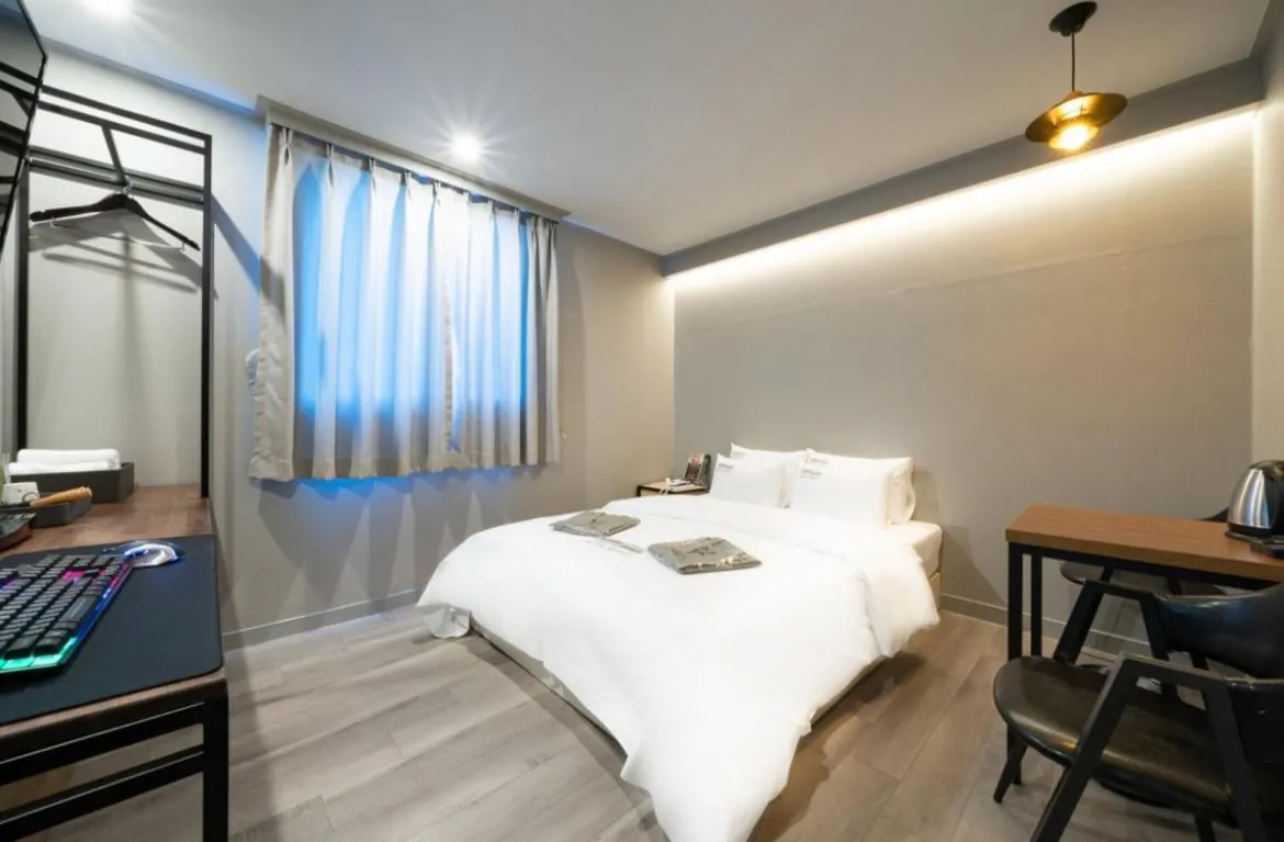 Bed in Hotel Band