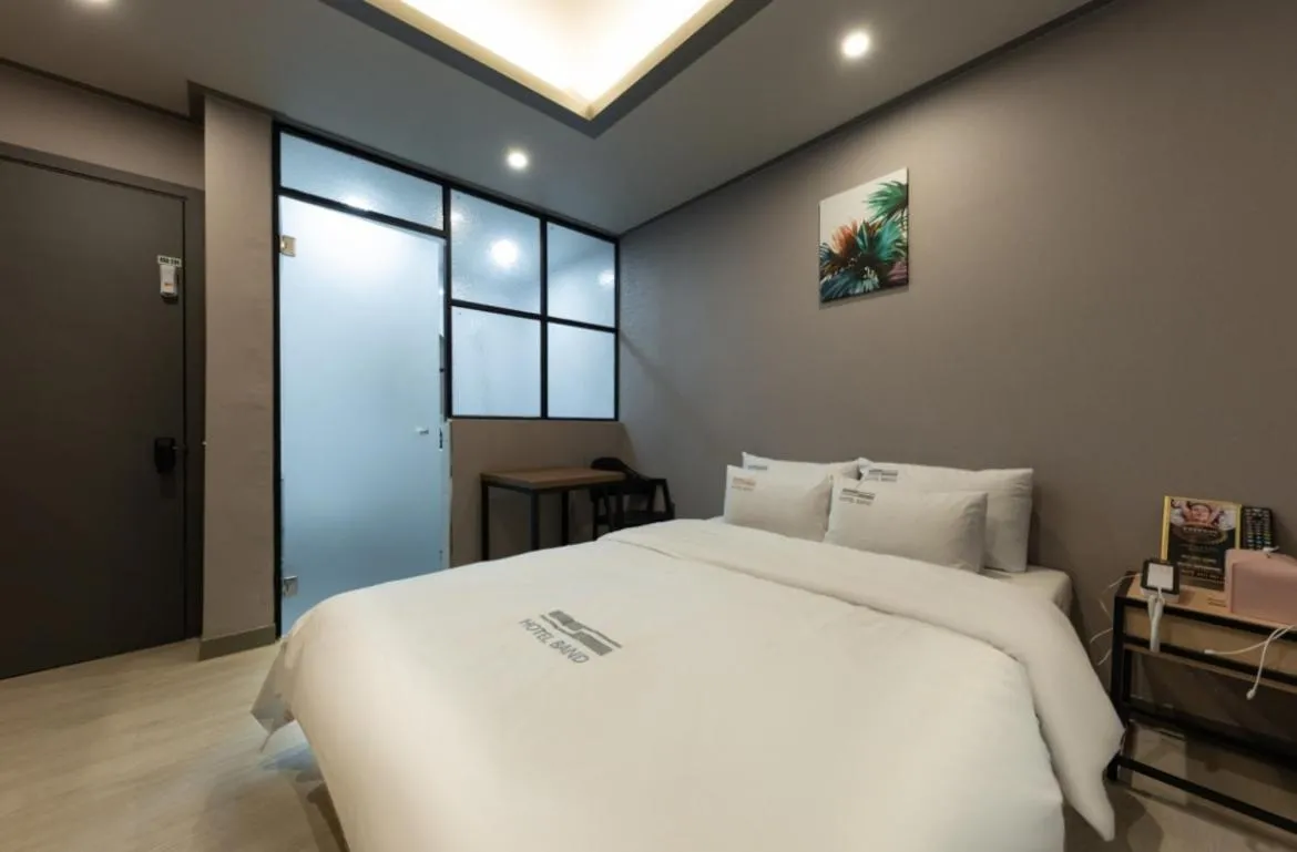 Bed in Hotel Band